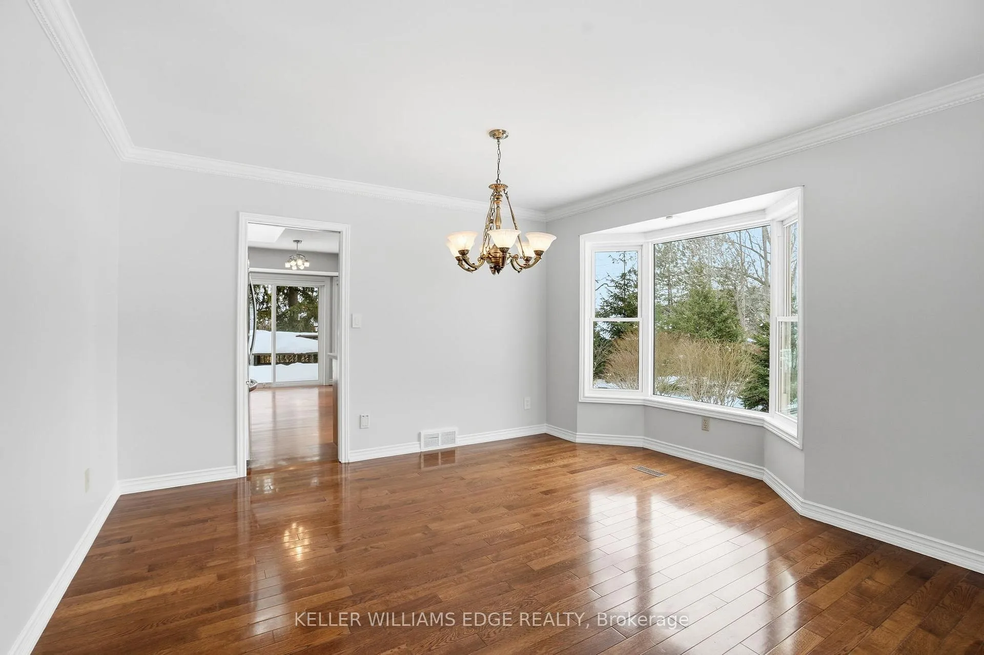 Photo 17 of 11 Mays Crescent, Hamilton, Waterdown — HOMEH
