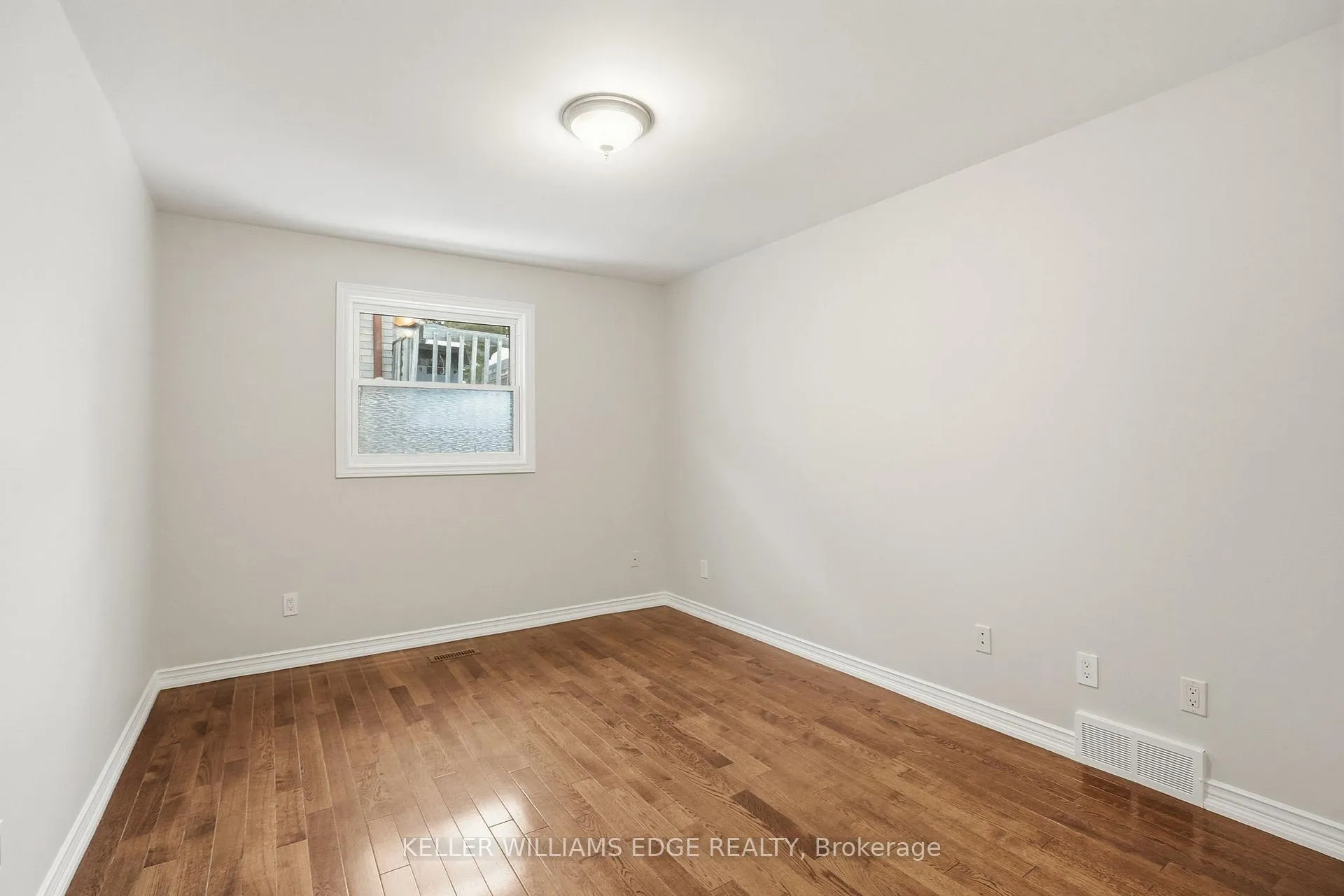Photo 26 of 11 Mays Crescent, Hamilton, Waterdown — HOMEH