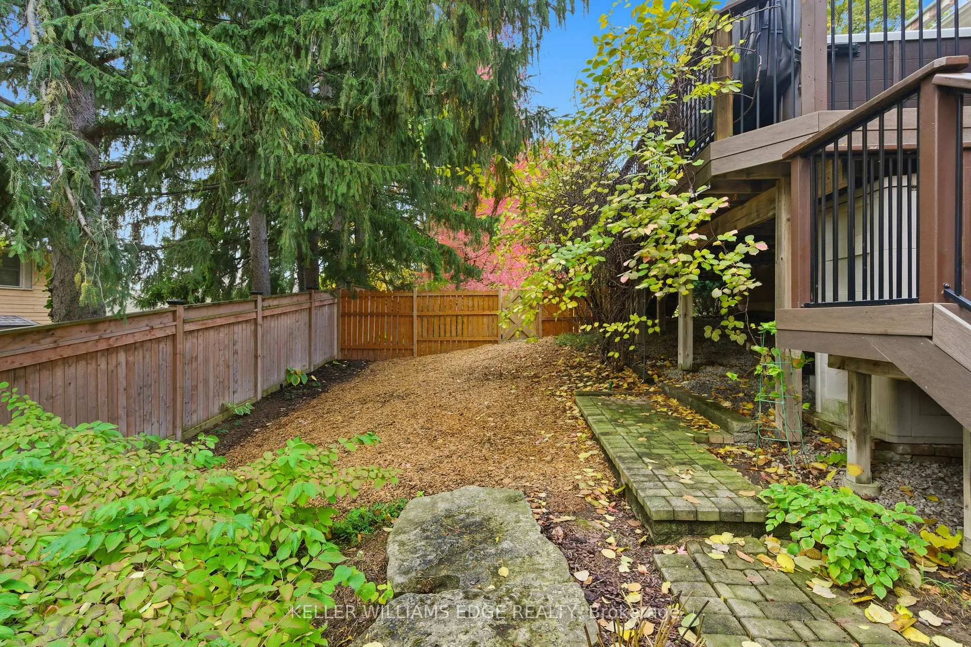 Photo 49 of 11 Mays Crescent, Hamilton, Waterdown — HOMEH