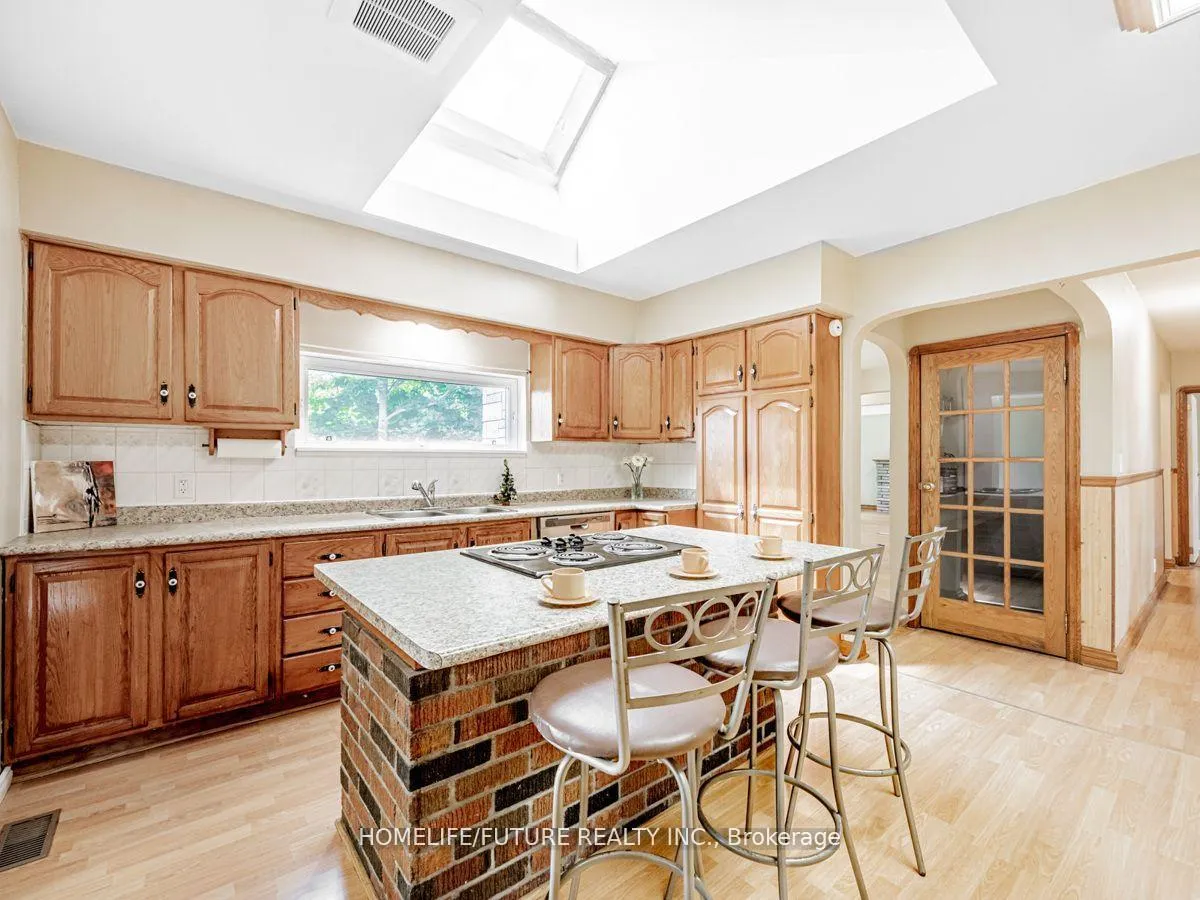 Photo 3 of 113 Harmony Road N, Oshawa, Eastdale — HOMEH
