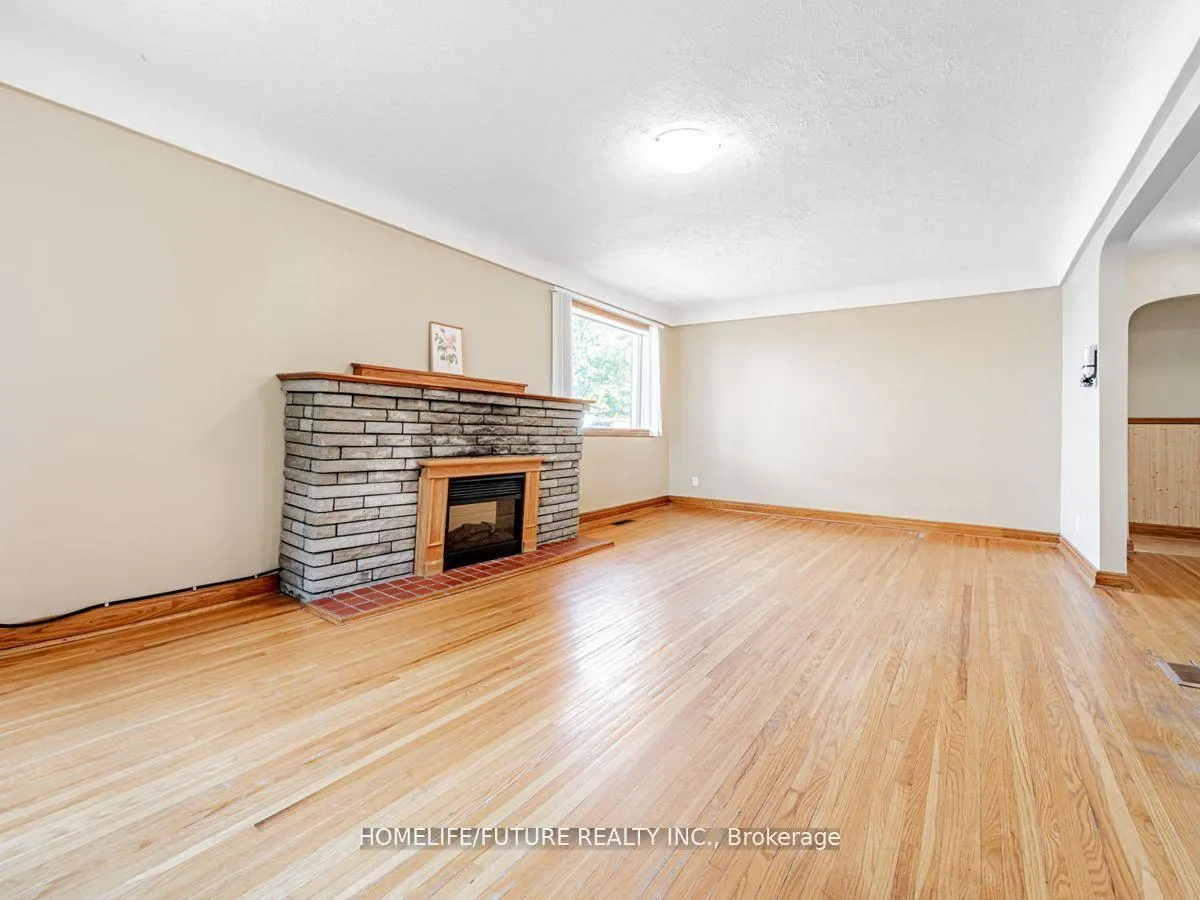 Photo 8 of 113 Harmony Road N, Oshawa, Eastdale — HOMEH
