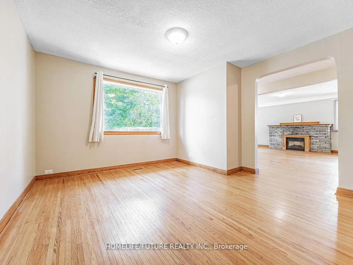 Photo 12 of 113 Harmony Road N, Oshawa, Eastdale — HOMEH