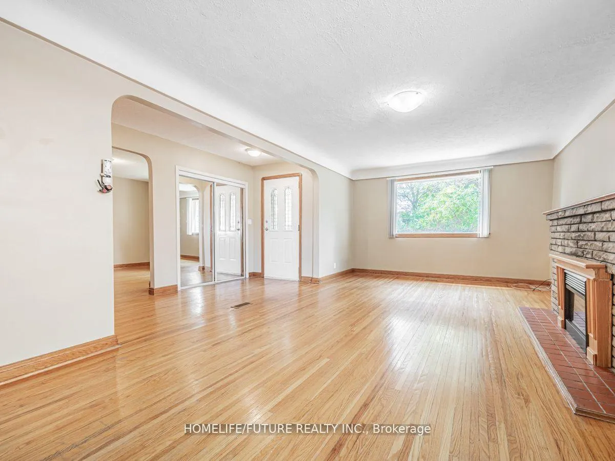 Photo 14 of 113 Harmony Road N, Oshawa, Eastdale — HOMEH