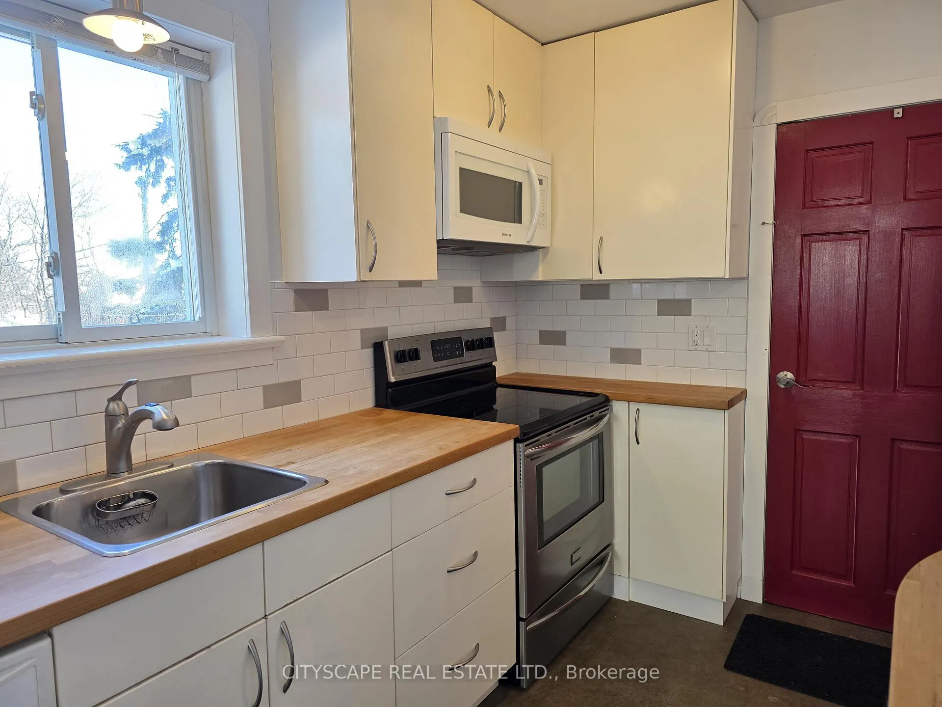 Photo 12 of 104 Patrick Street, Orillia — HOMEH