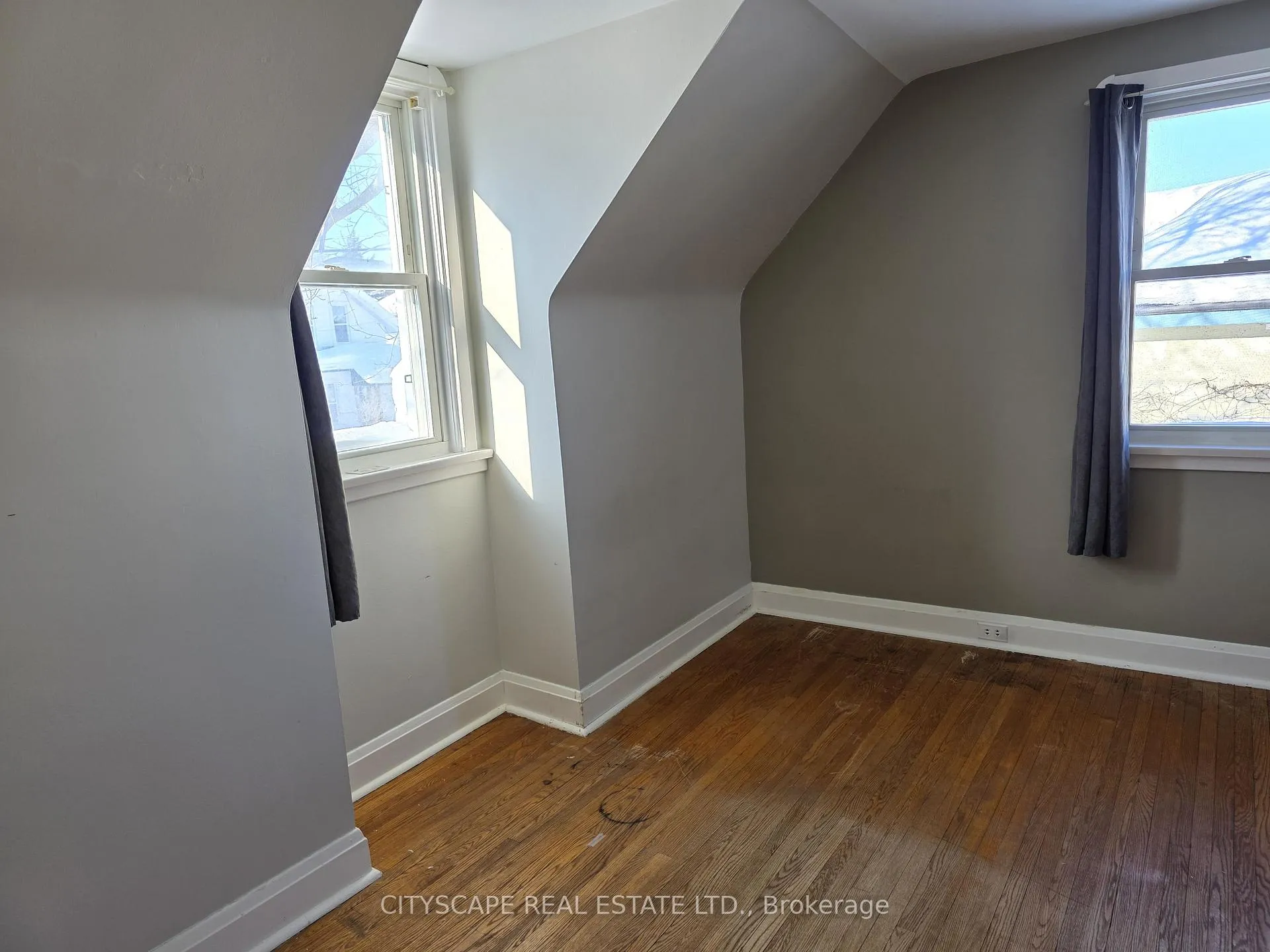 Photo 31 of 104 Patrick Street, Orillia — HOMEH