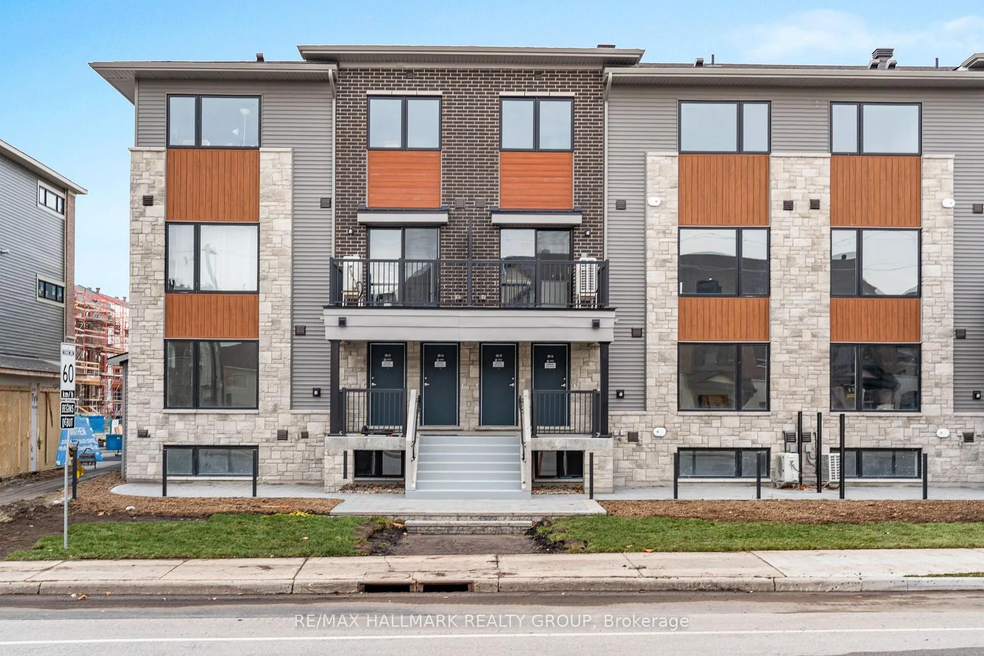 Photo 2 of Unit 16, 101 Glenroy Gilbert Drive, Ottawa, Barrhaven - Strandherd — HOMEH