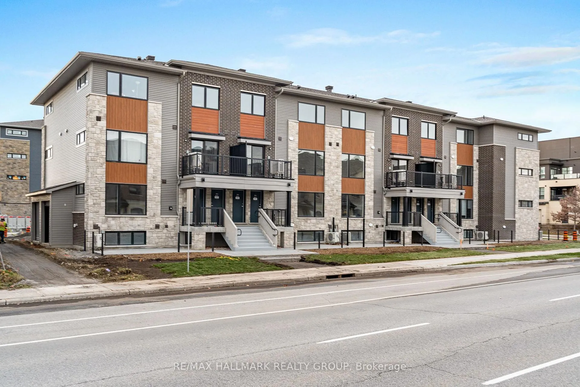 Photo 3 of Unit 16, 101 Glenroy Gilbert Drive, Ottawa, Barrhaven - Strandherd — HOMEH