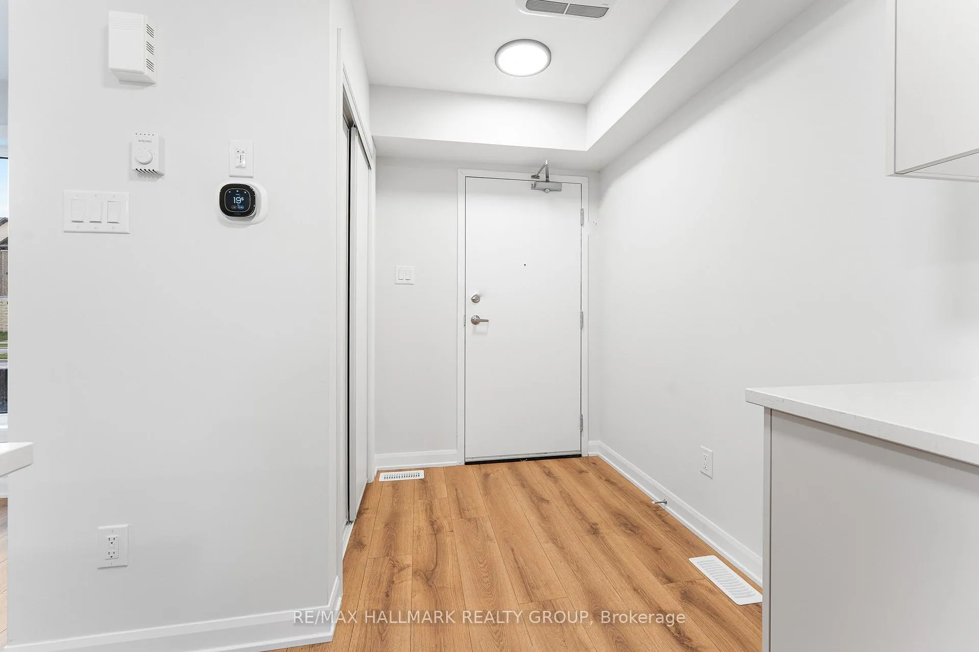 Photo 5 of Unit 16, 101 Glenroy Gilbert Drive, Ottawa, Barrhaven - Strandherd — HOMEH