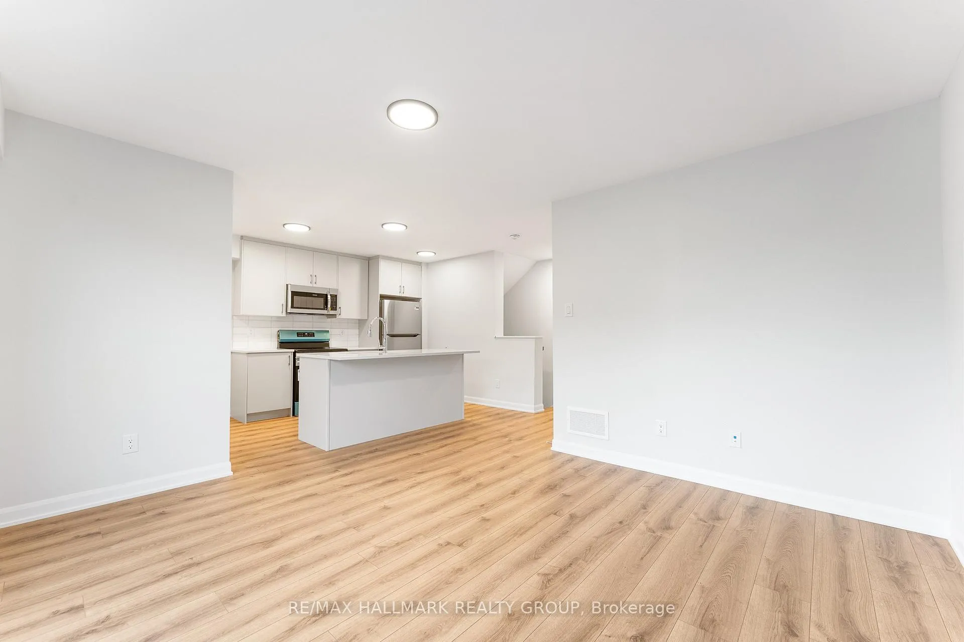 Photo 15 of Unit 16, 101 Glenroy Gilbert Drive, Ottawa, Barrhaven - Strandherd — HOMEH