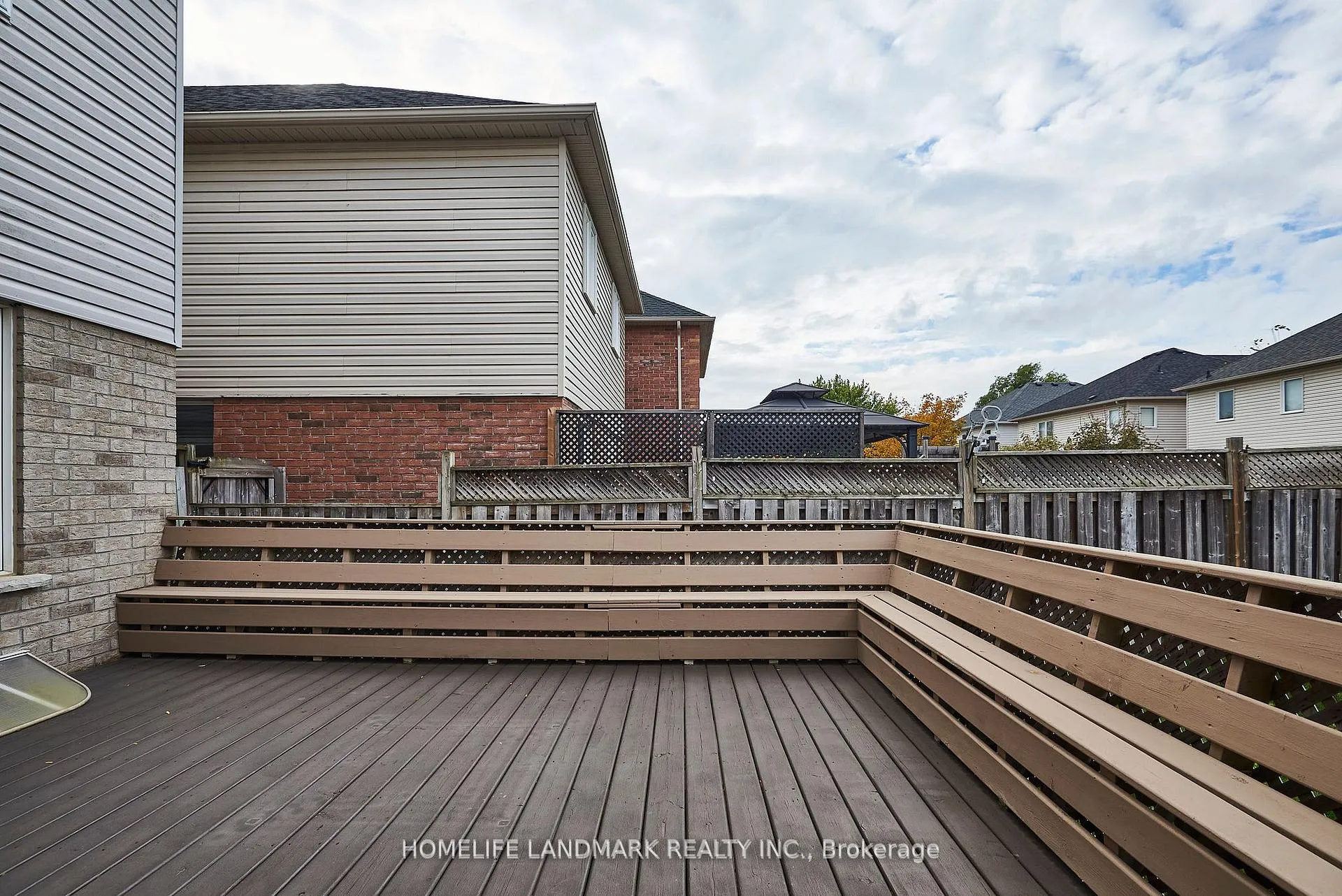 Photo 4 of 165 Madden Place, Clarington, Bowmanville — HOMEH