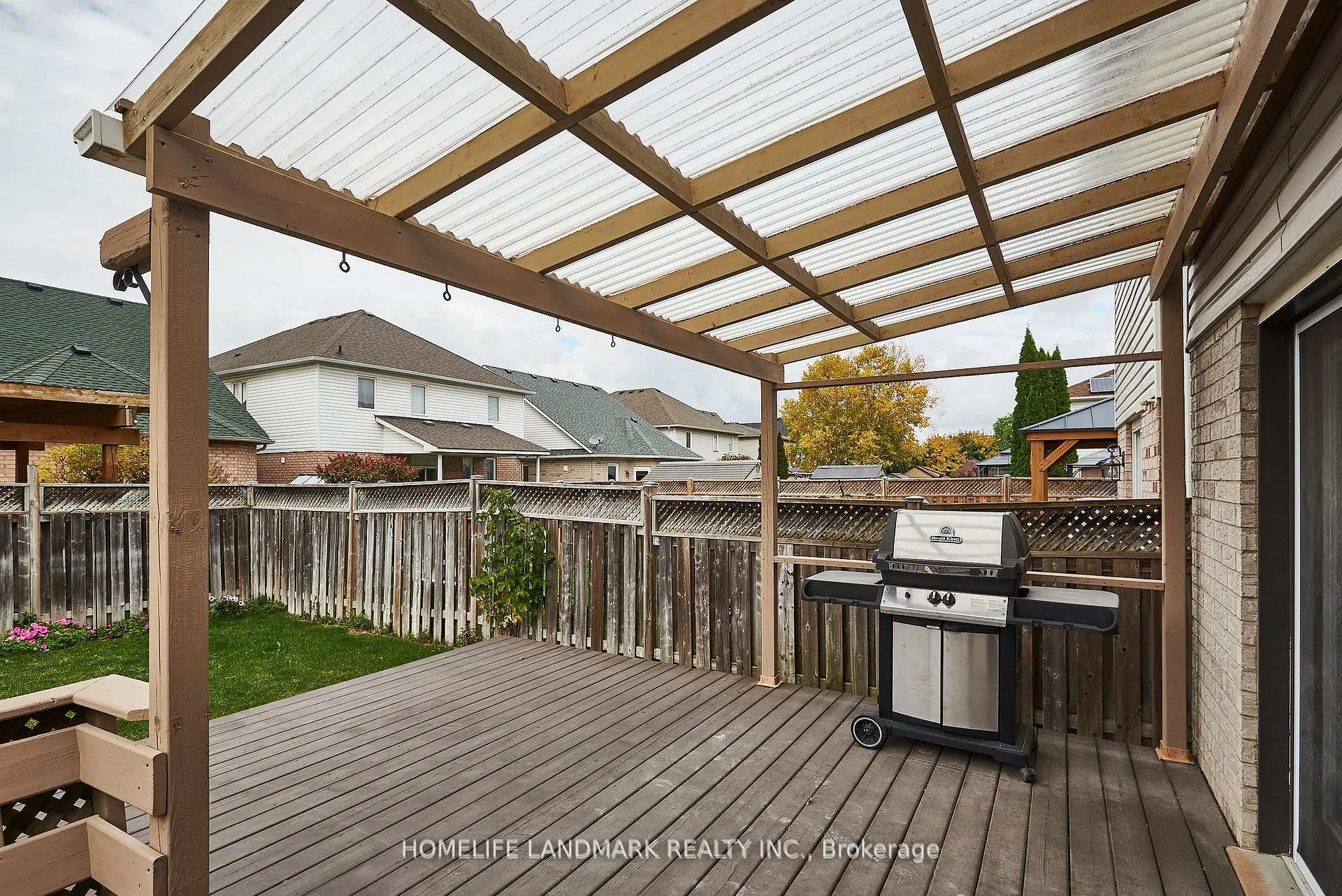 Photo 6 of 165 Madden Place, Clarington, Bowmanville — HOMEH