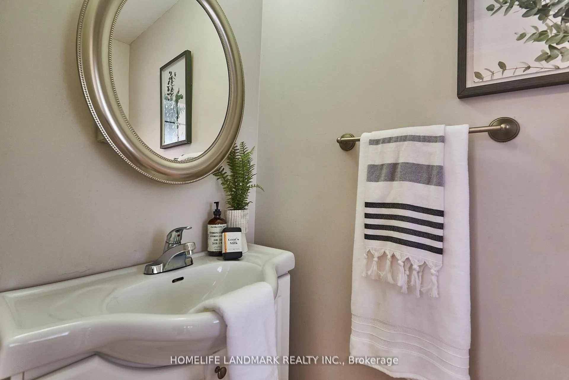 Photo 18 of 165 Madden Place, Clarington, Bowmanville — HOMEH