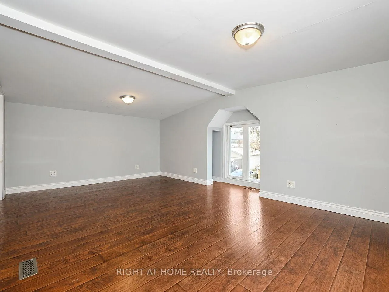 Photo 15 of 180 Rosslyn Avenue N, Hamilton, Crown Point — HOMEH