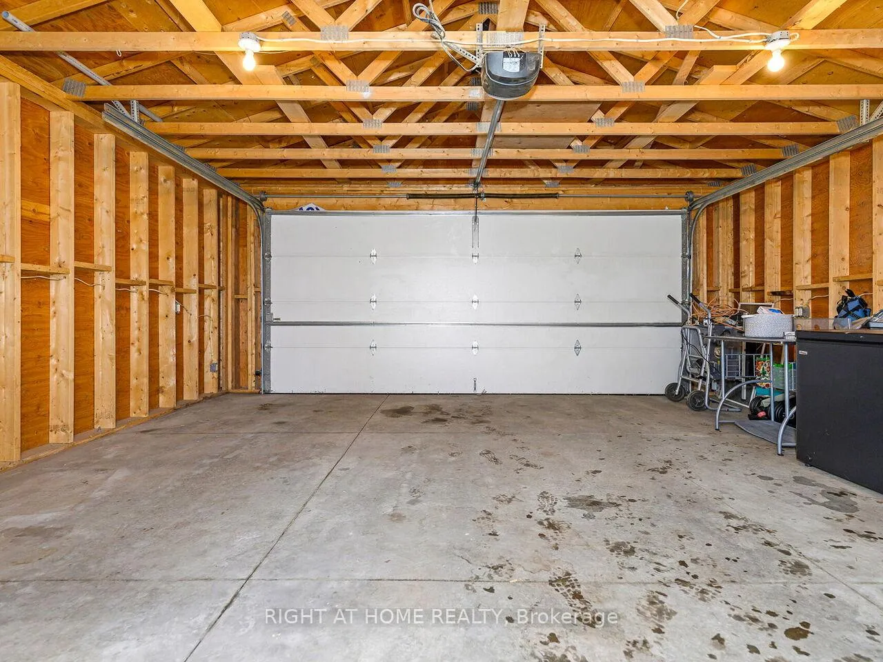 Photo 28 of 180 Rosslyn Avenue N, Hamilton, Crown Point — HOMEH