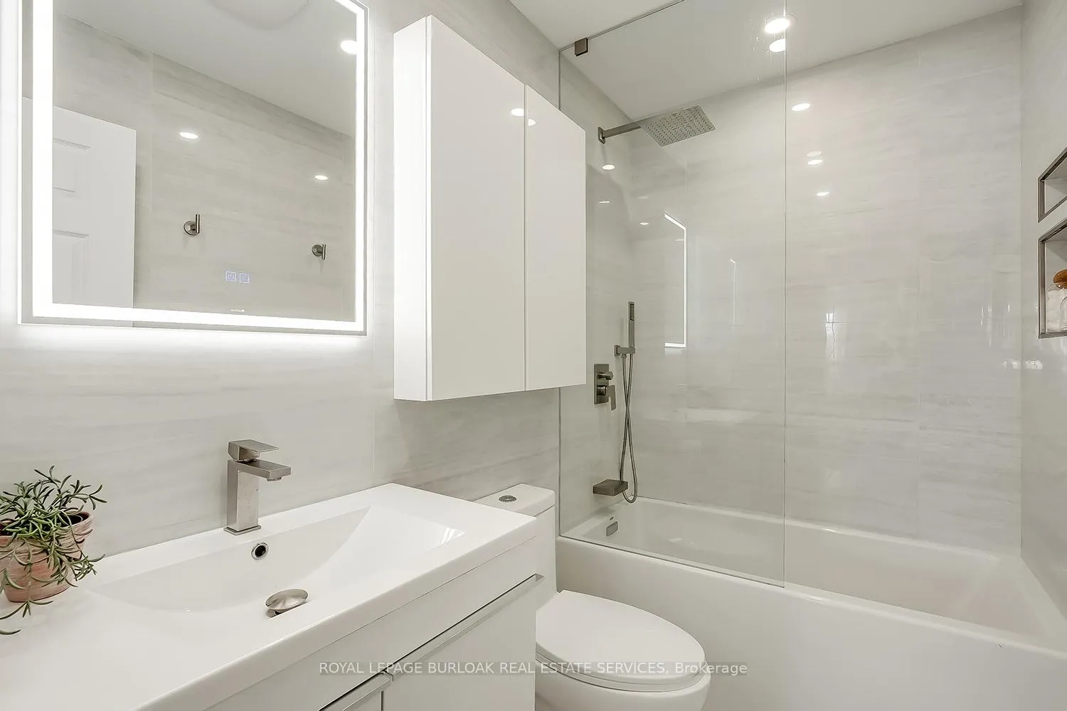 Photo 21 of 1351 Tobyn Drive, Burlington, Tansley — HOMEH