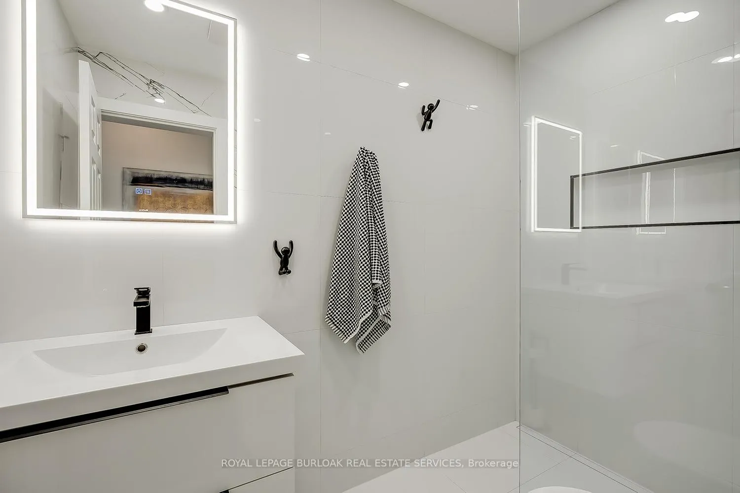 Photo 24 of 1351 Tobyn Drive, Burlington, Tansley — HOMEH