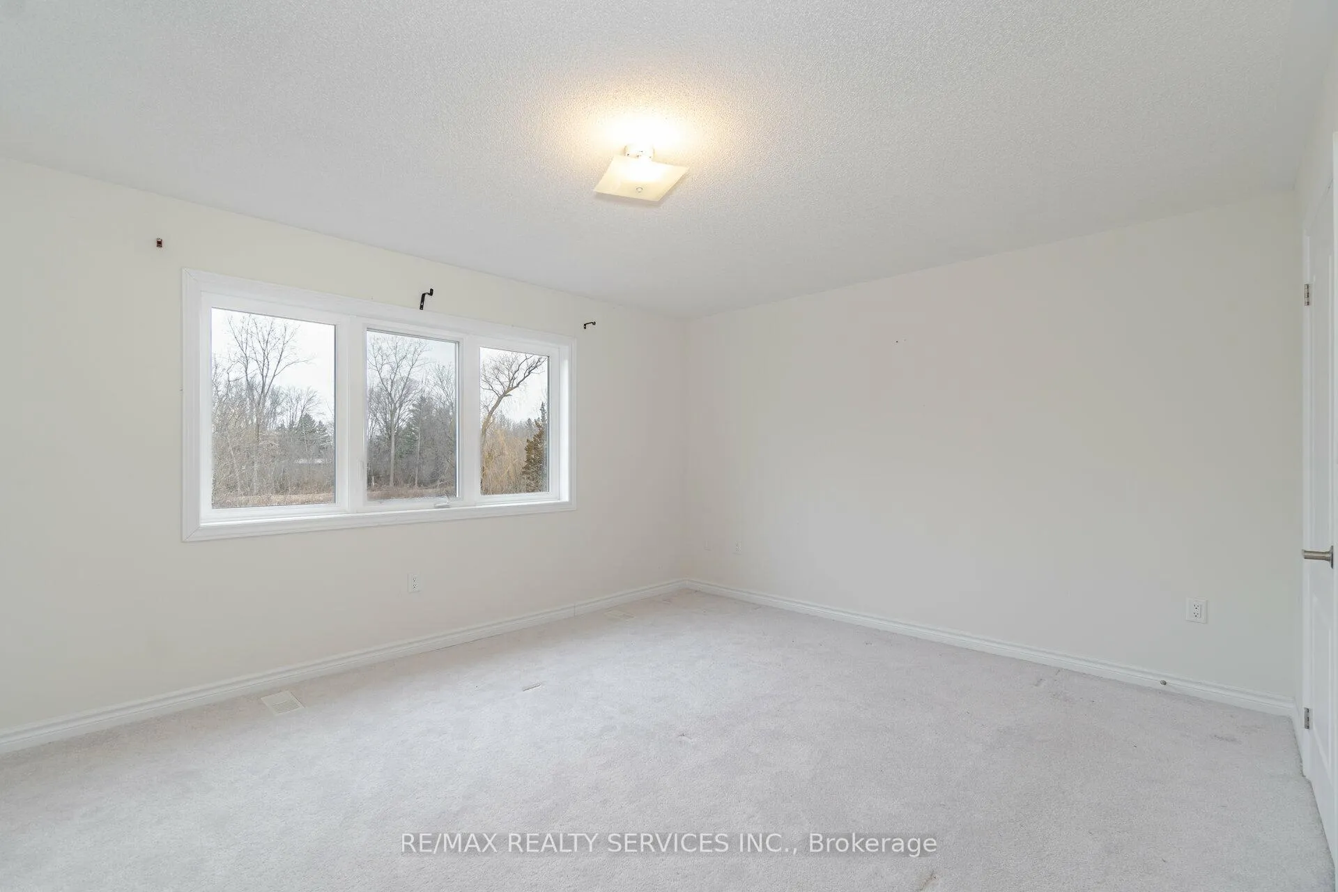 Photo 13 of 77 Tumblewood Place, Welland, Dain City — HOMEH