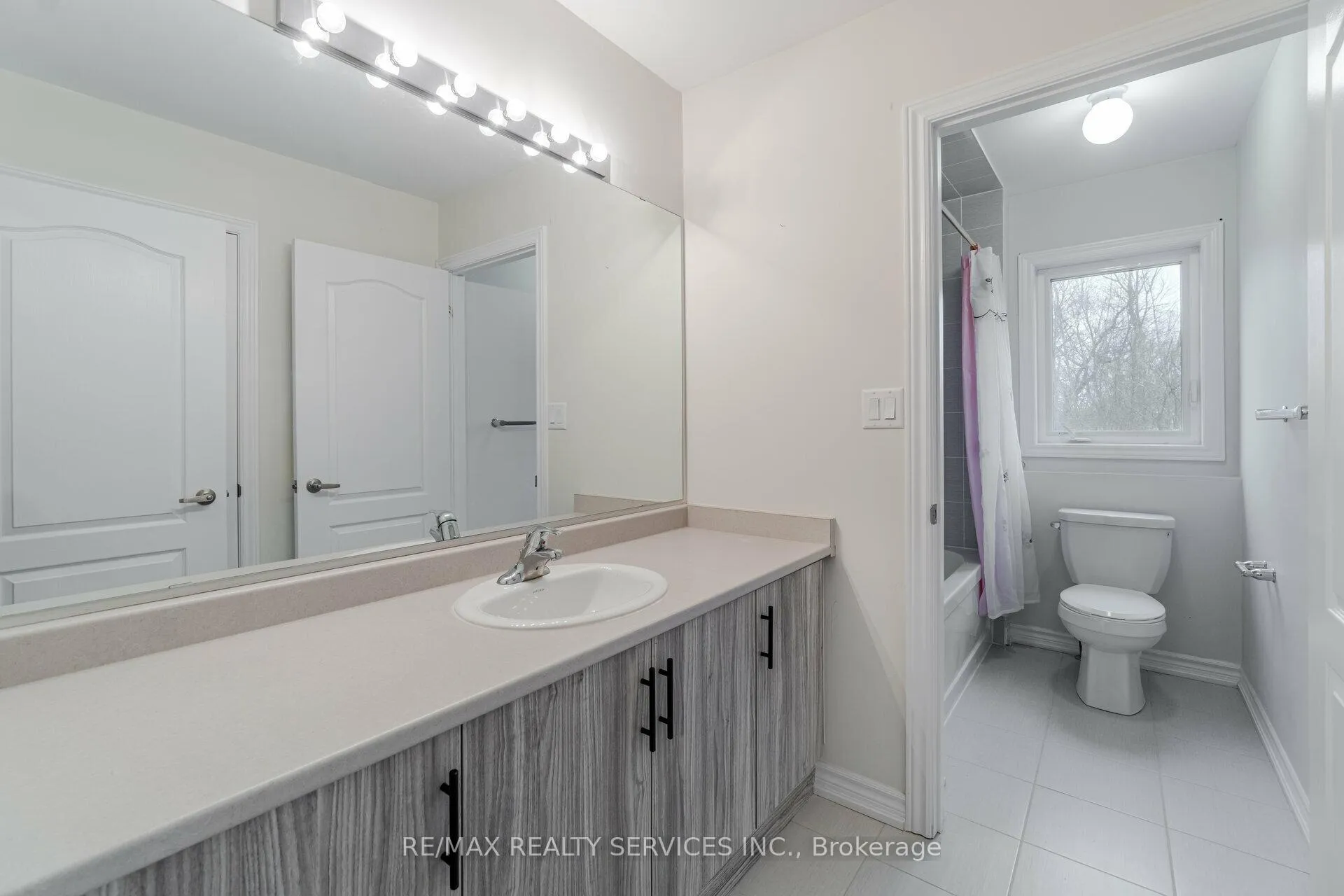 Photo 24 of 77 Tumblewood Place, Welland, Dain City — HOMEH