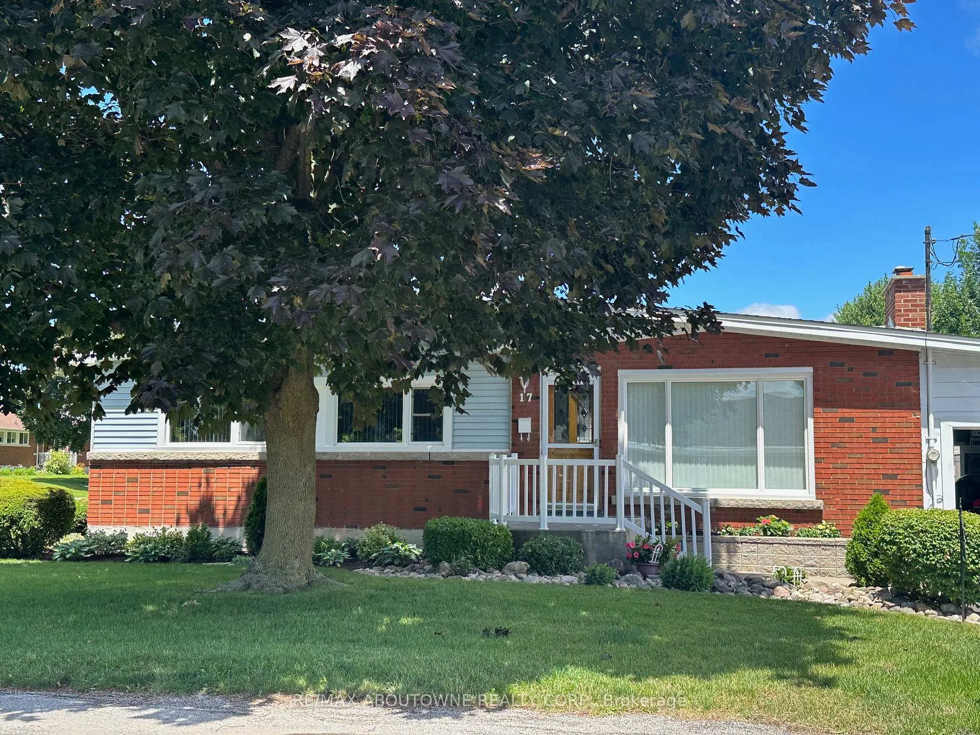 Photo 1 of 17 Oakmount Road, Welland, Prince Charles — HOMEH