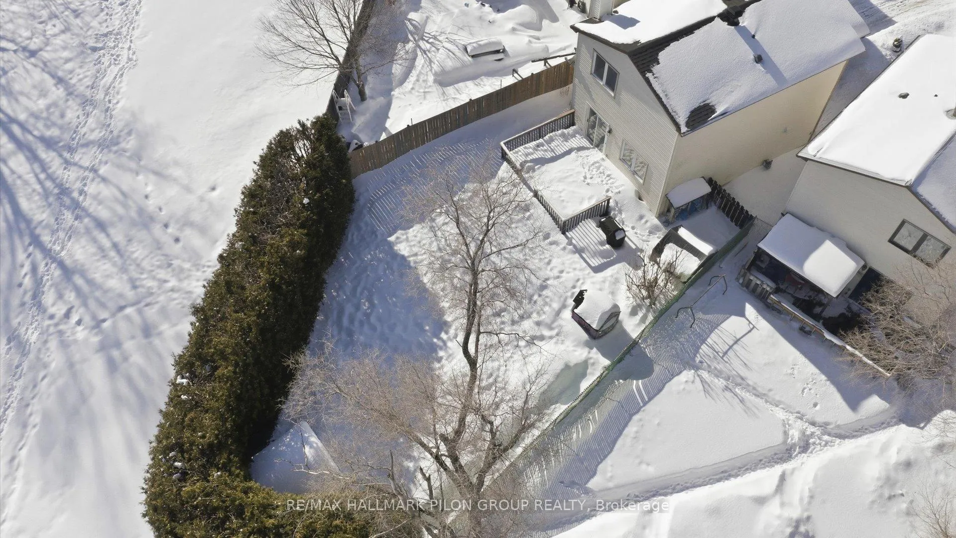 Photo 2 of 1853 Brousseau Crescent, Ottawa, Chateauneuf — HOMEH