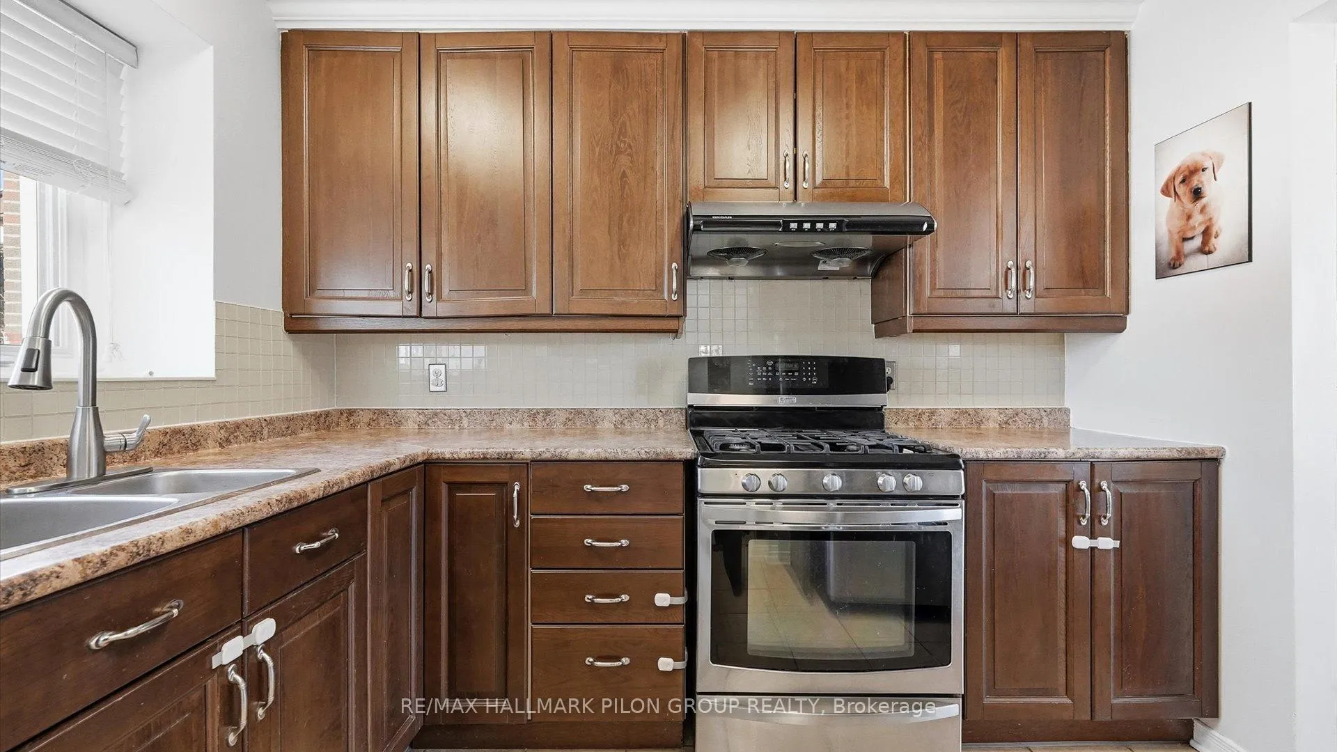 Photo 6 of 1853 Brousseau Crescent, Ottawa, Chateauneuf — HOMEH