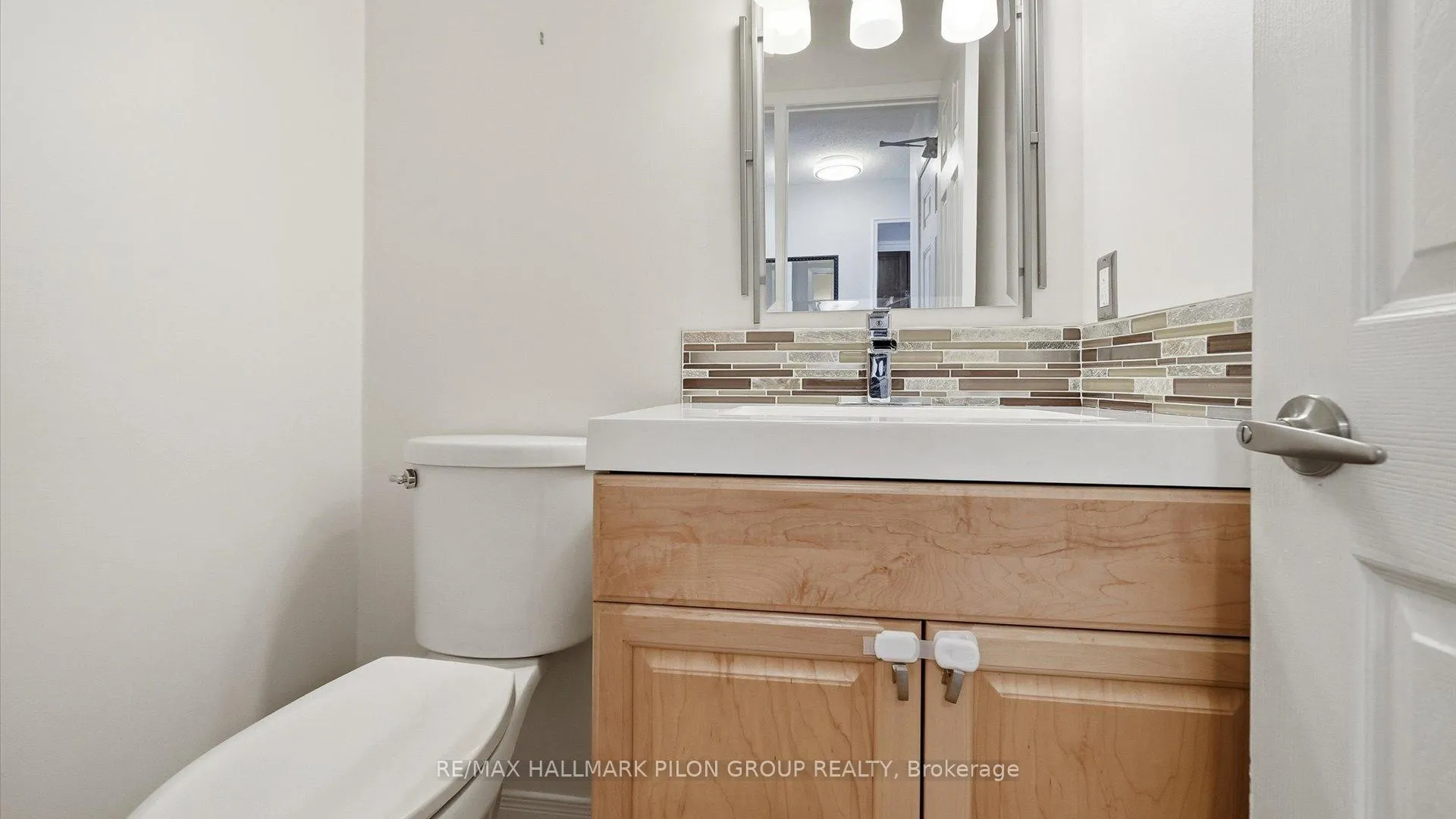 Photo 9 of 1853 Brousseau Crescent, Ottawa, Chateauneuf — HOMEH