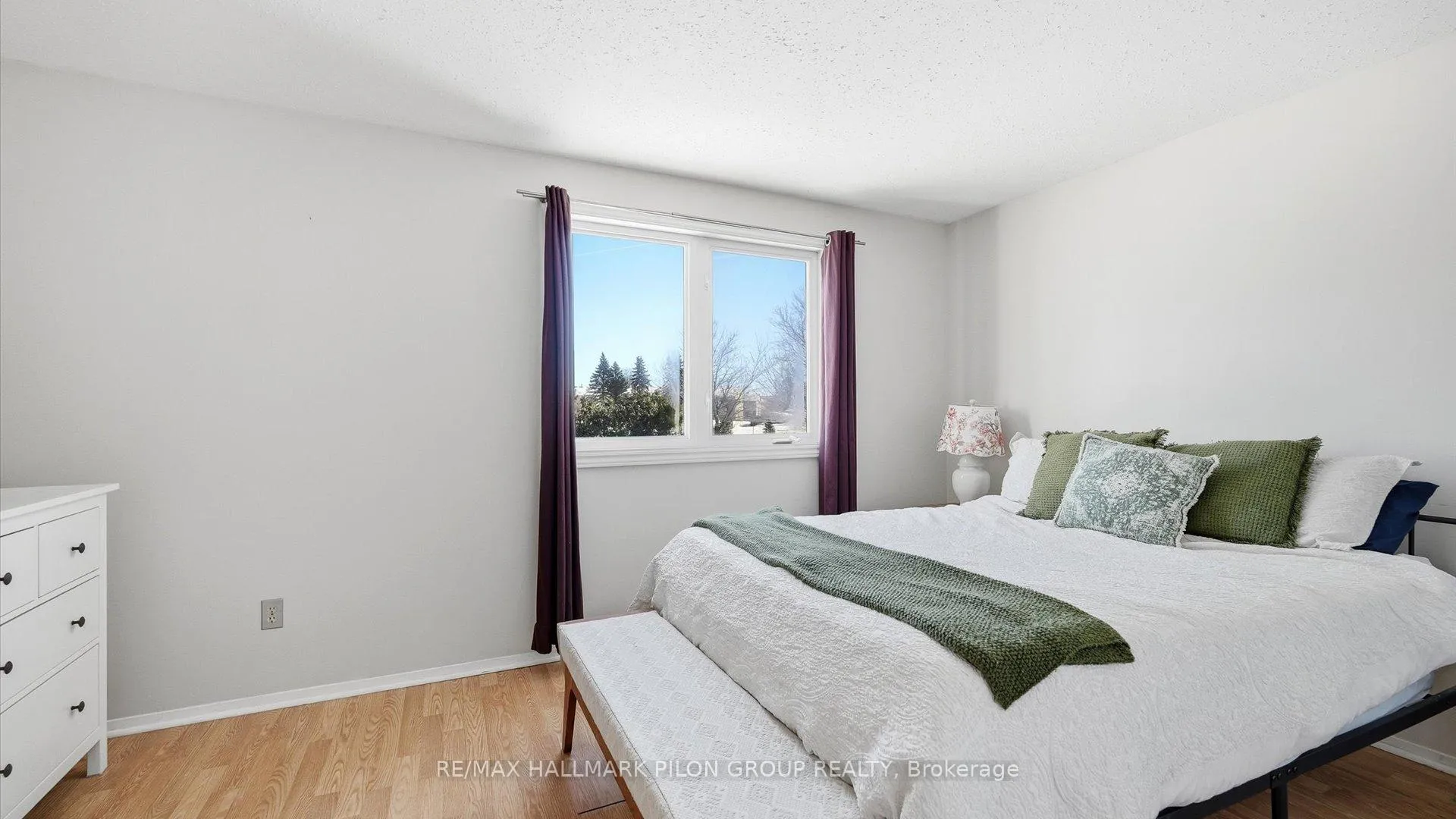 Photo 10 of 1853 Brousseau Crescent, Ottawa, Chateauneuf — HOMEH