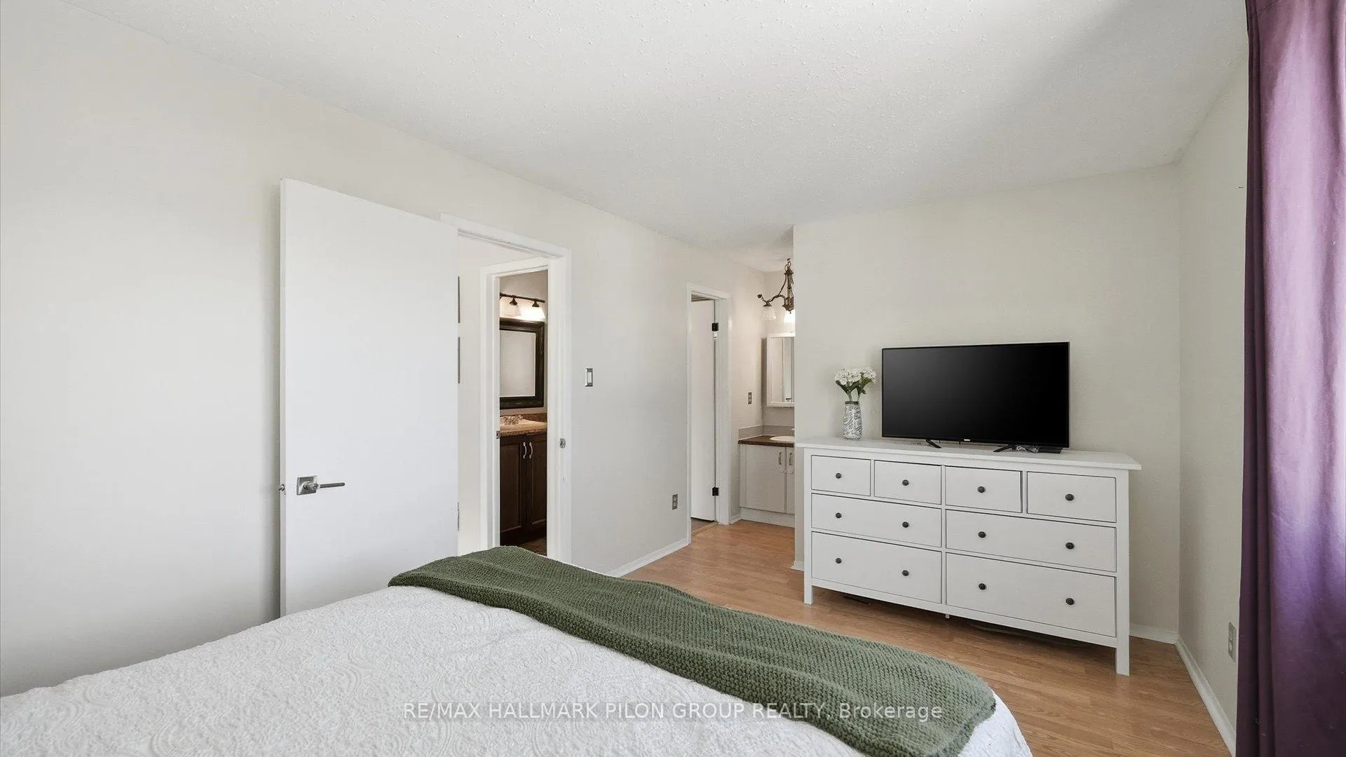 Photo 11 of 1853 Brousseau Crescent, Ottawa, Chateauneuf — HOMEH