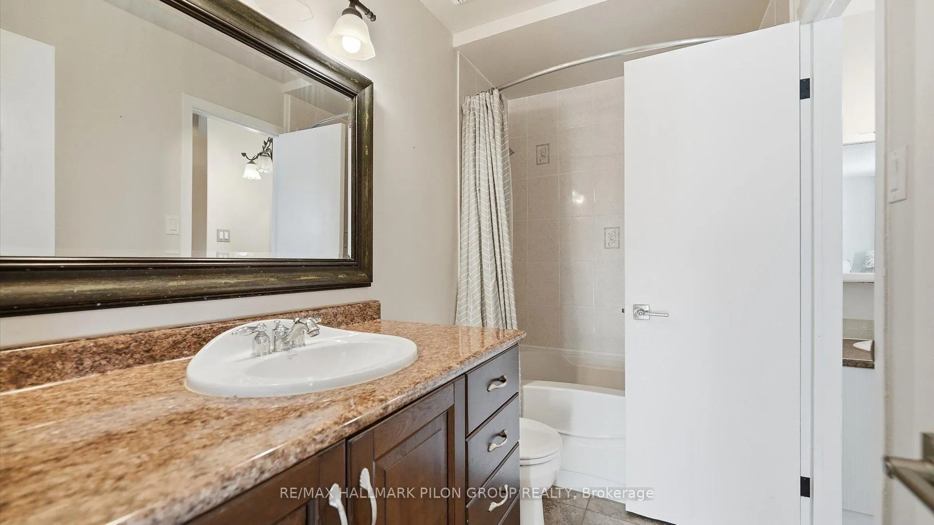 Photo 12 of 1853 Brousseau Crescent, Ottawa, Chateauneuf — HOMEH
