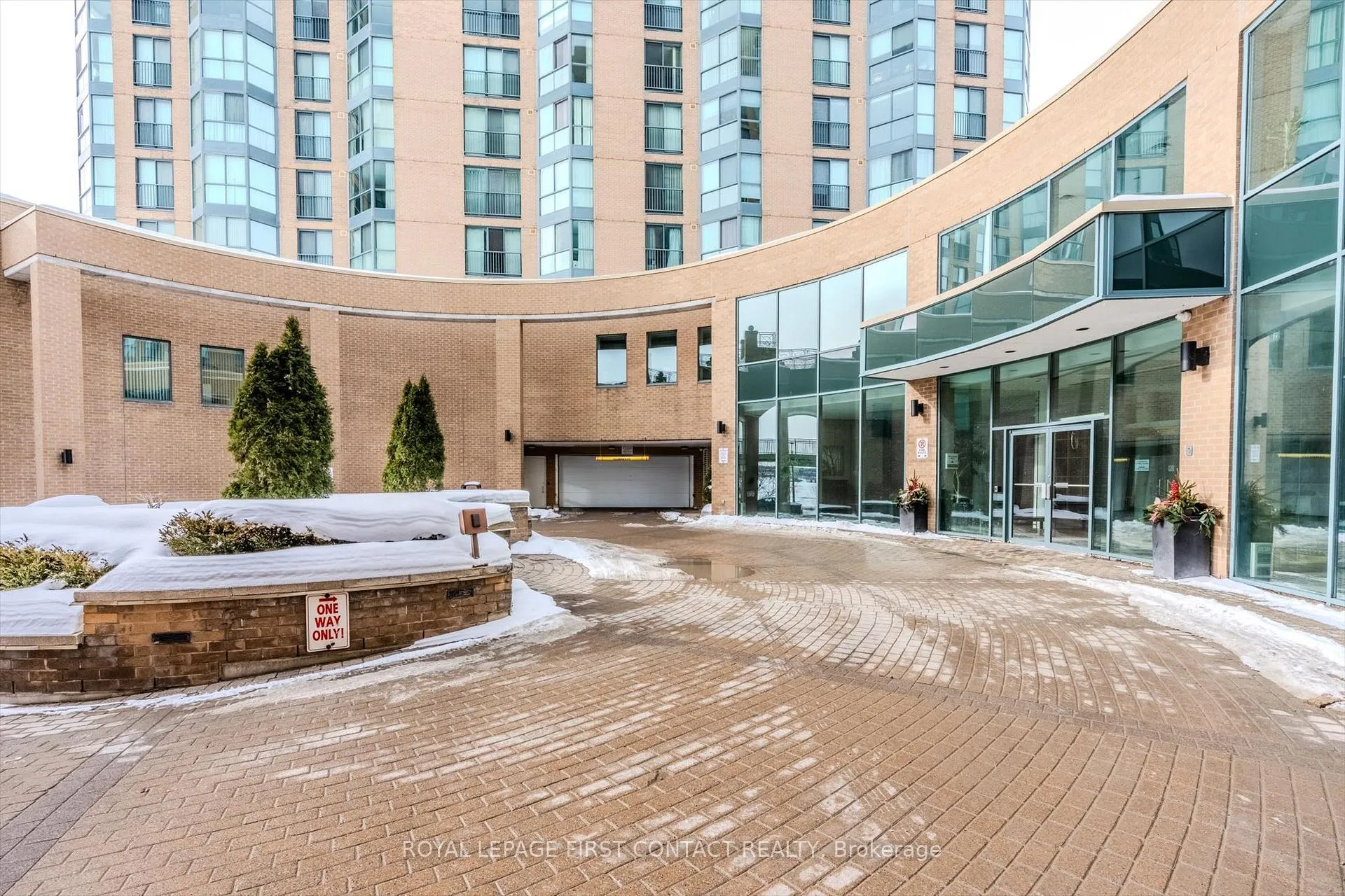 Photo 4 of Unit 808, 140 Dunlop Street E, Barrie, City Centre — HOMEH