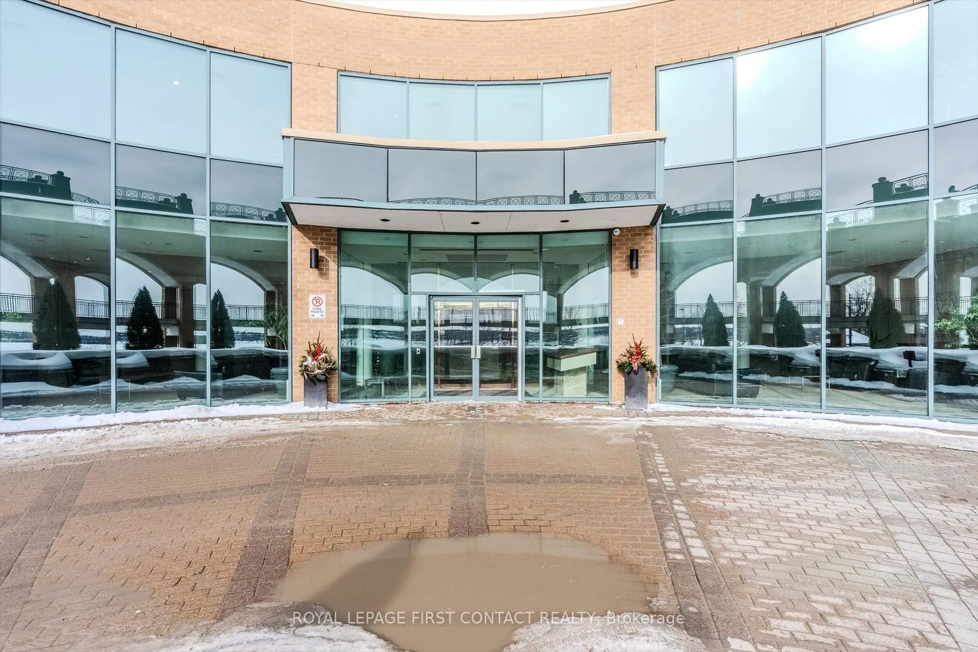 Photo 5 of Unit 808, 140 Dunlop Street E, Barrie, City Centre — HOMEH