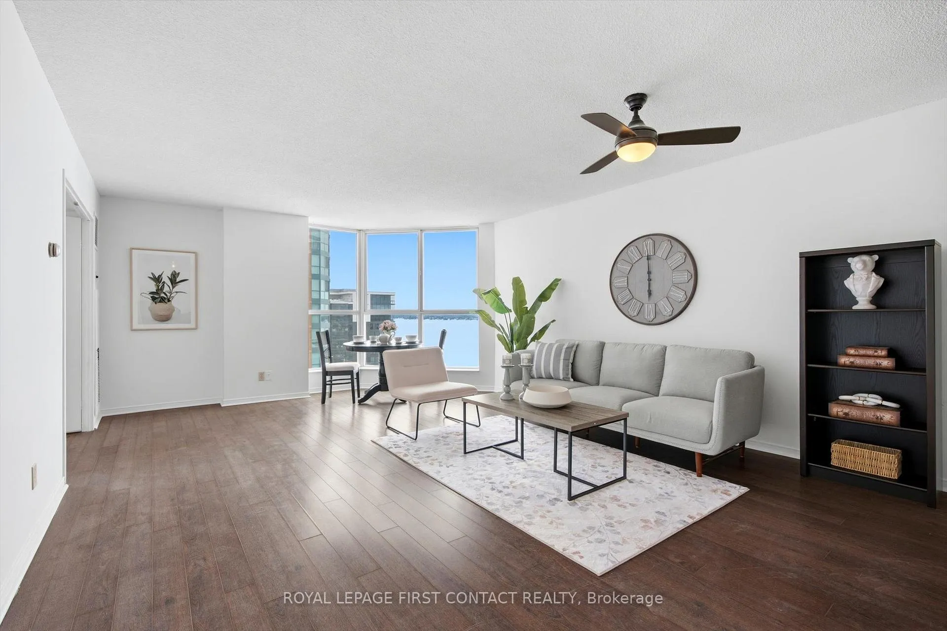 Photo 14 of Unit 808, 140 Dunlop Street E, Barrie, City Centre — HOMEH
