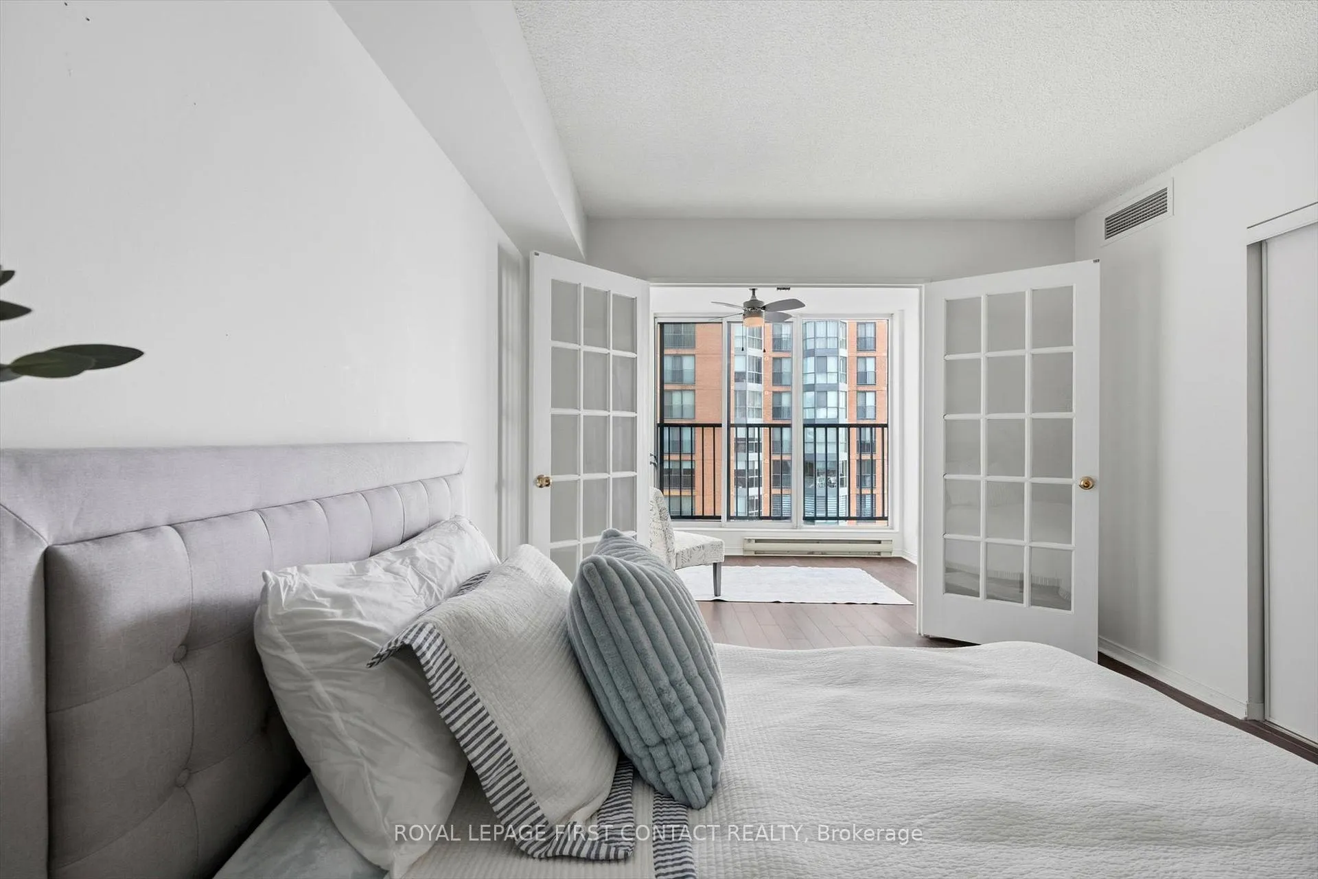Photo 22 of Unit 808, 140 Dunlop Street E, Barrie, City Centre — HOMEH