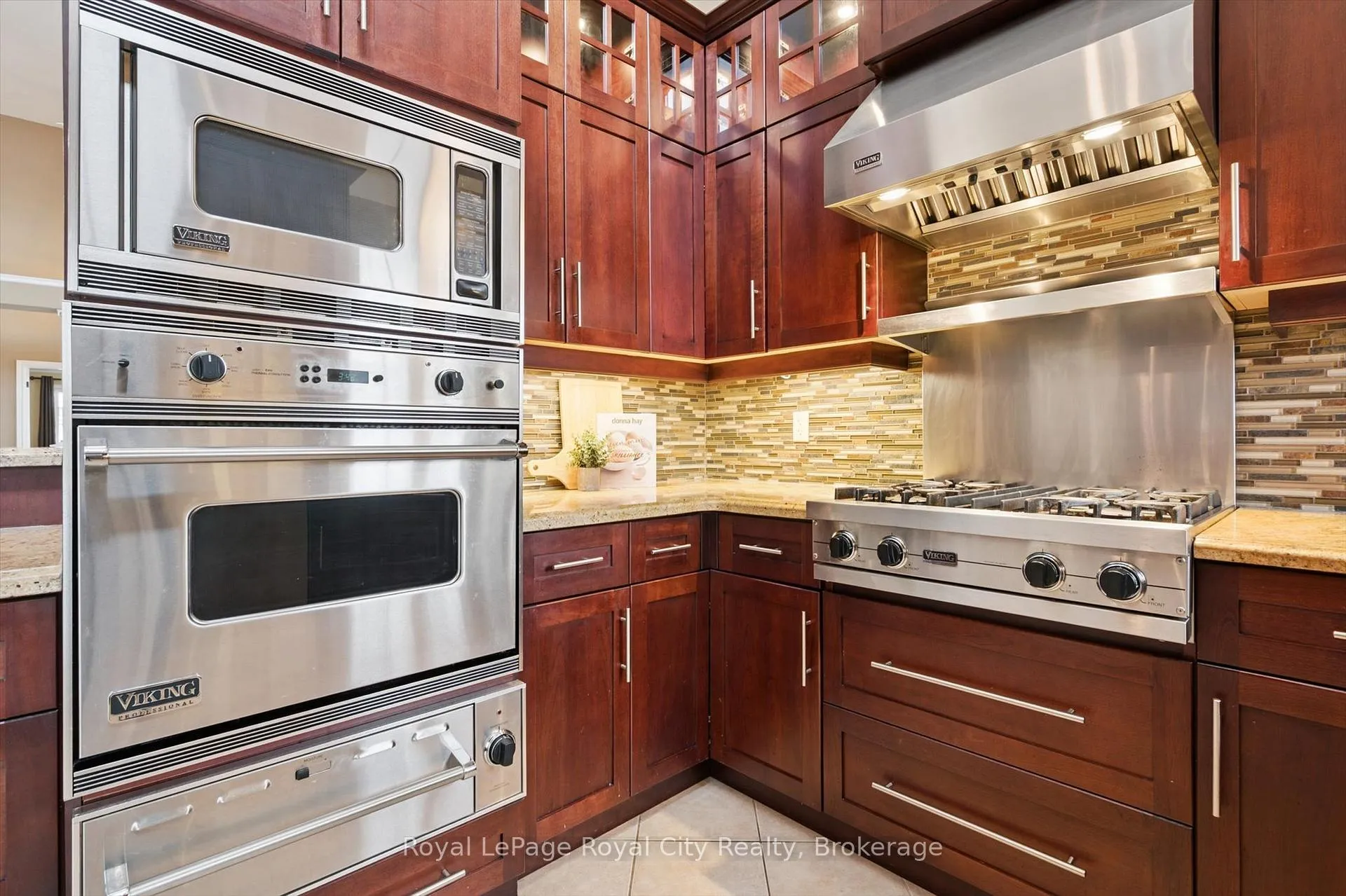 Photo 18 of 108 McArthur Crescent, Guelph, Pineridge/Westminster Woods — HOMEH