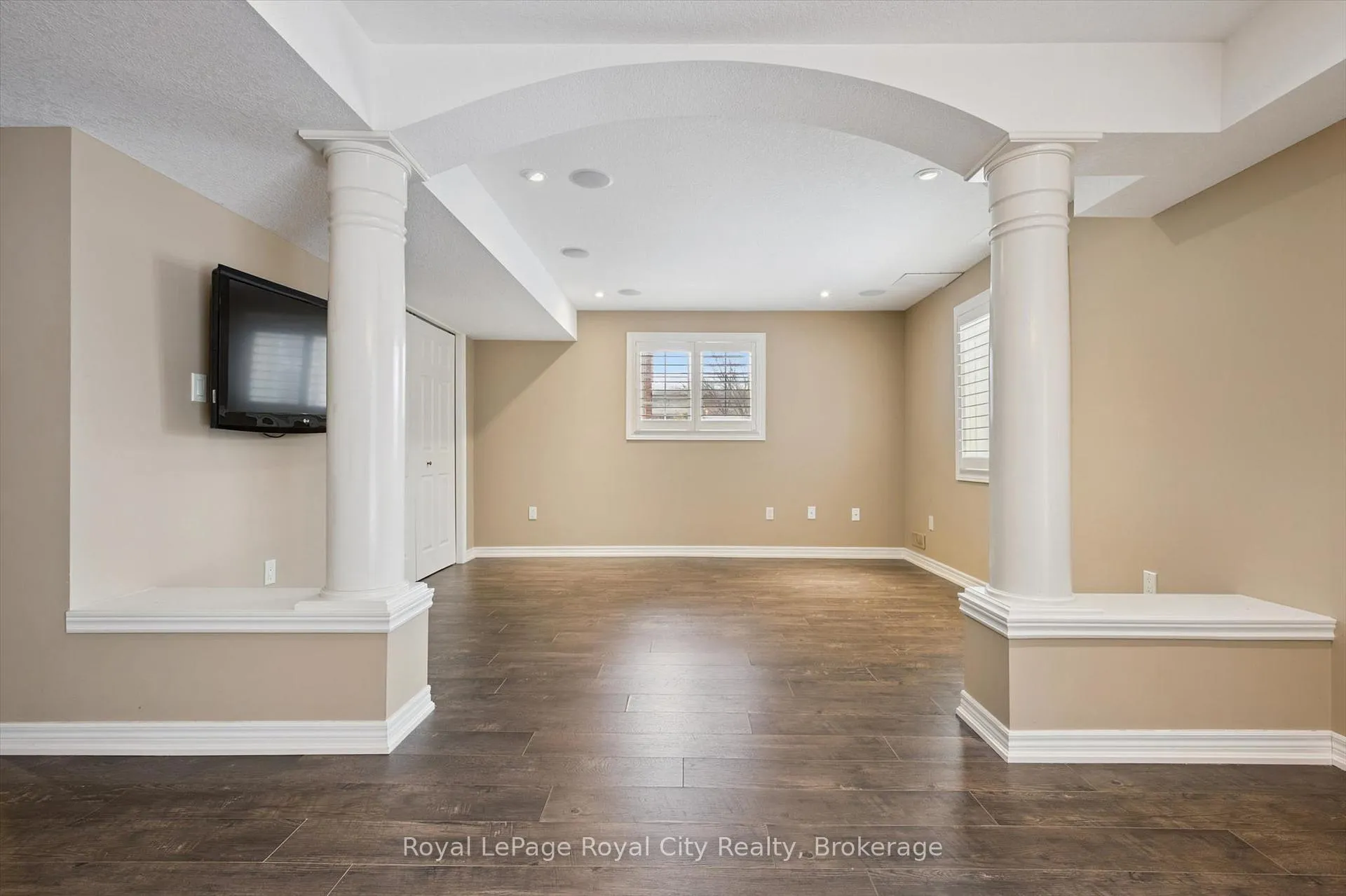 Photo 37 of 108 McArthur Crescent, Guelph, Pineridge/Westminster Woods — HOMEH