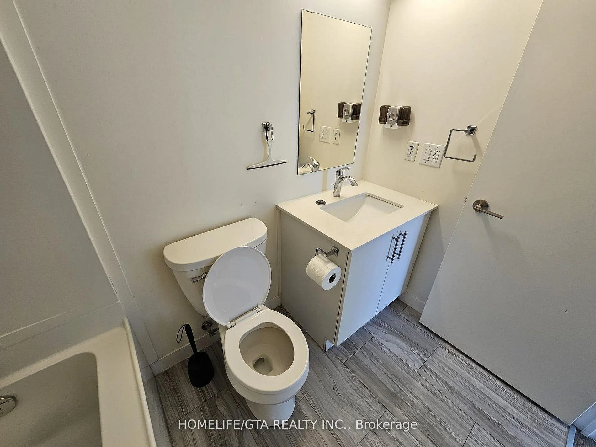 Photo 9 of Unit 811, 128 King Street N, Waterloo, Downtown Waterloo — HOMEH