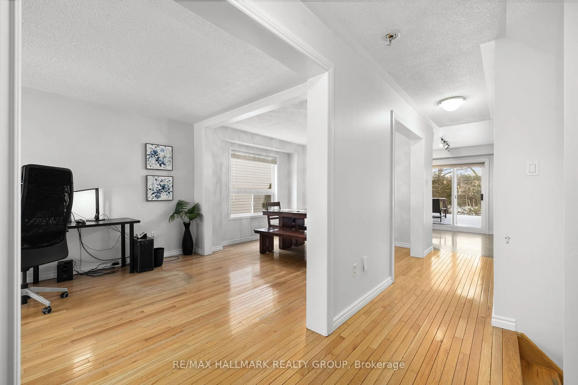 Photo 3 of 60 Ipswich Terrace, Ottawa, Kanata - Morgan's Grant/South March — HOMEH