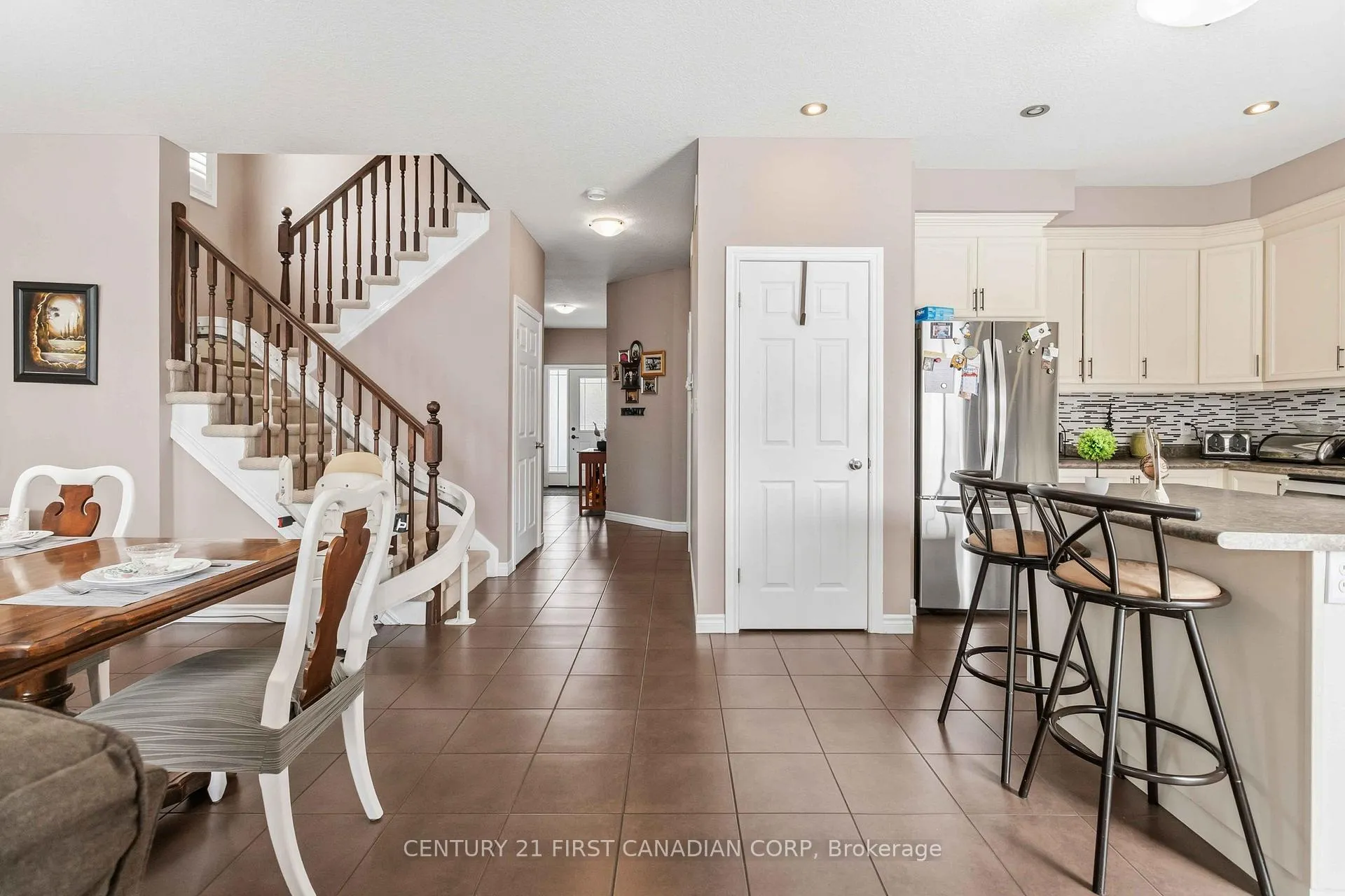Photo 6 of 89 Marriott Place, Brant, Paris — HOMEH