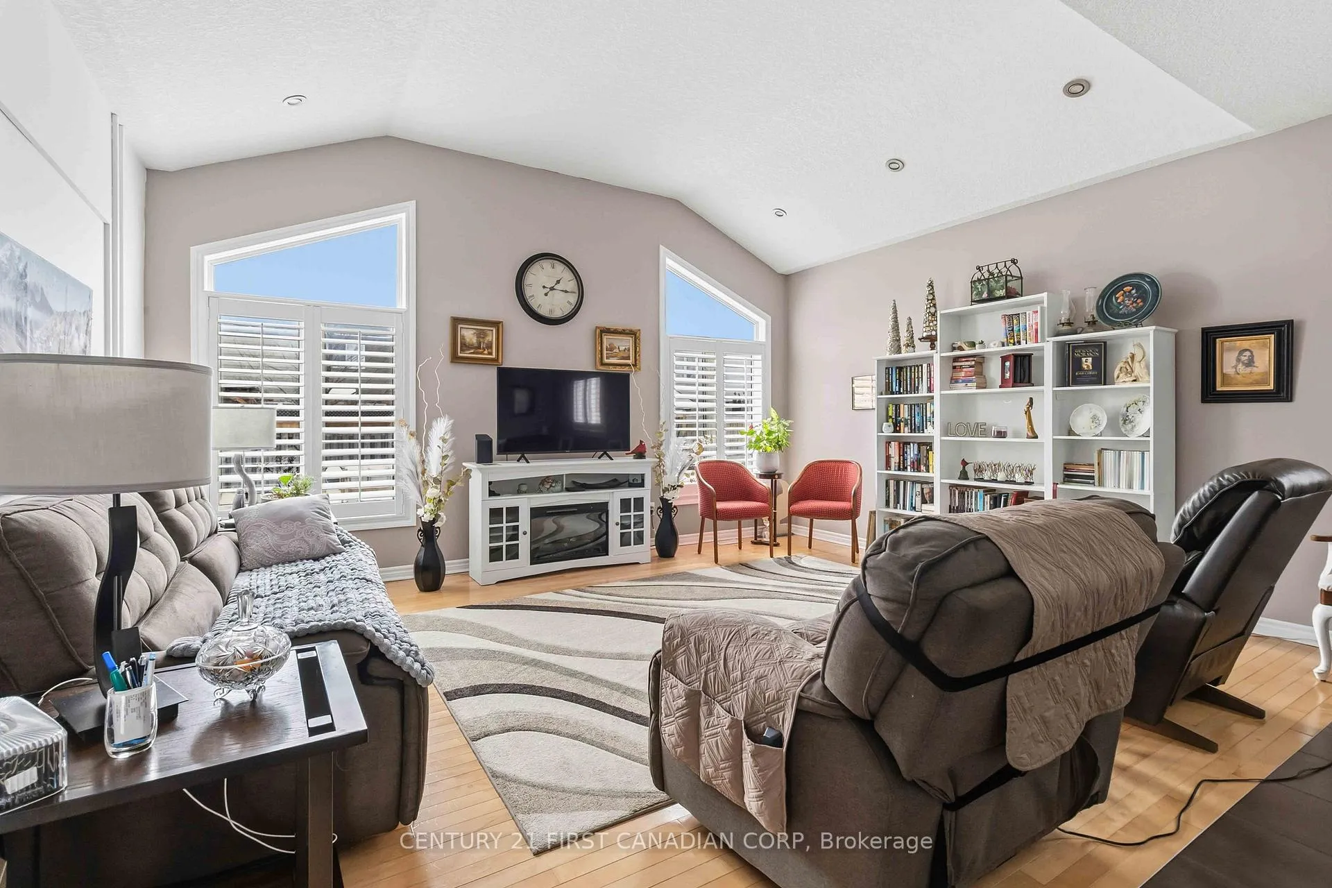 Photo 14 of 89 Marriott Place, Brant, Paris — HOMEH