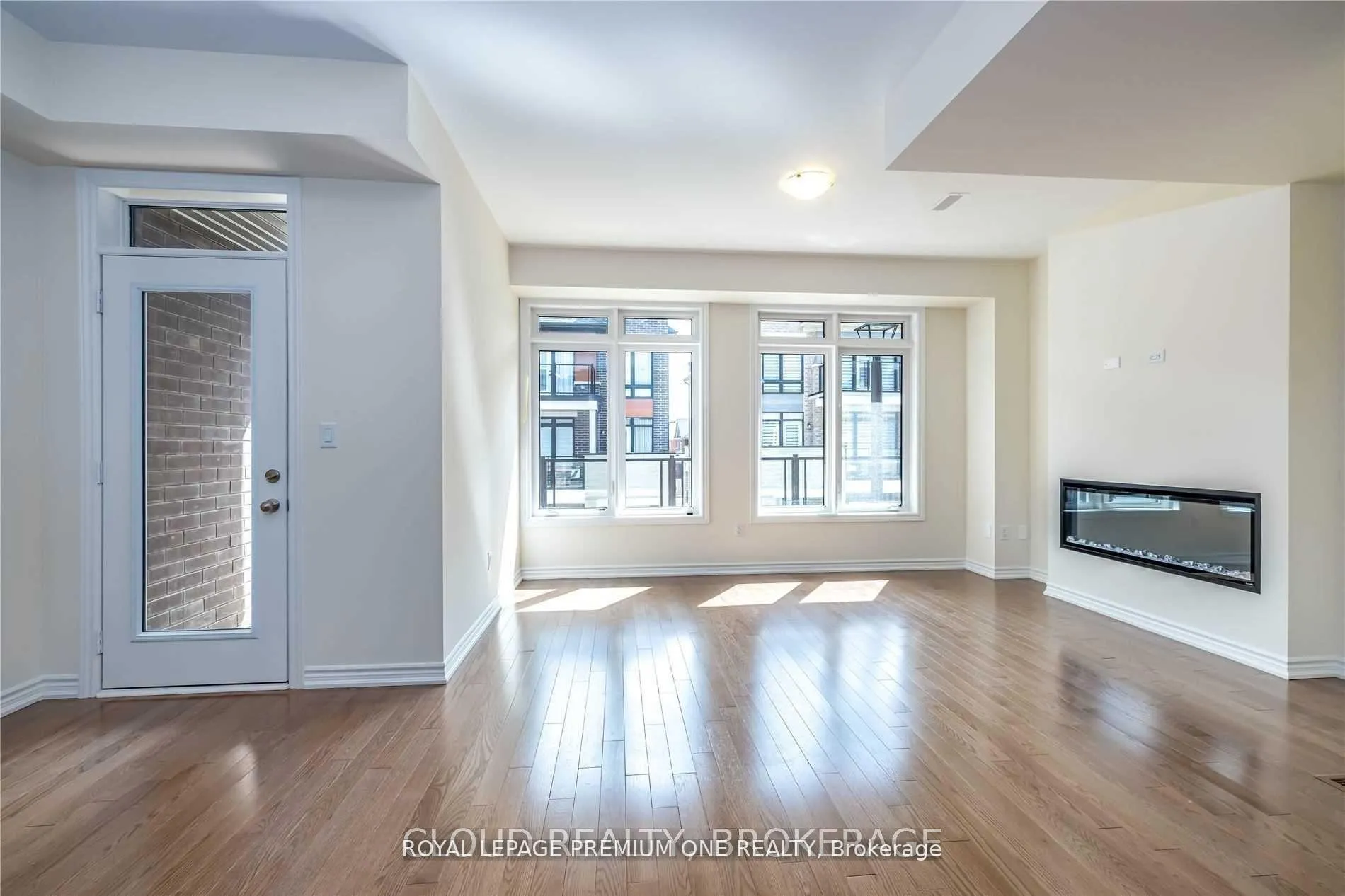 Photo 17 of 24 Elsinore Street, Vaughan, Kleinburg — HOMEH
