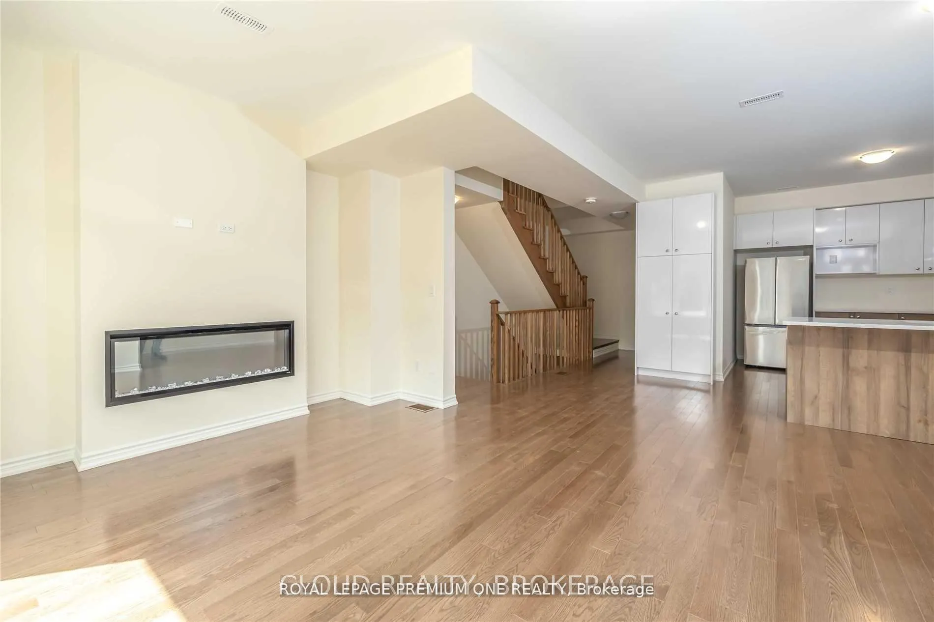 Photo 19 of 24 Elsinore Street, Vaughan, Kleinburg — HOMEH