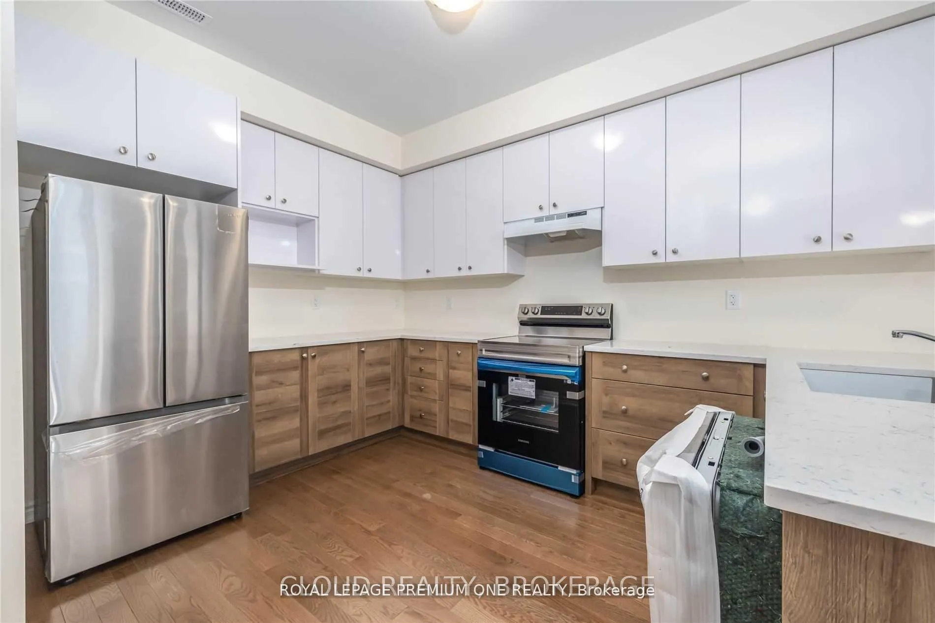 Photo 21 of 24 Elsinore Street, Vaughan, Kleinburg — HOMEH