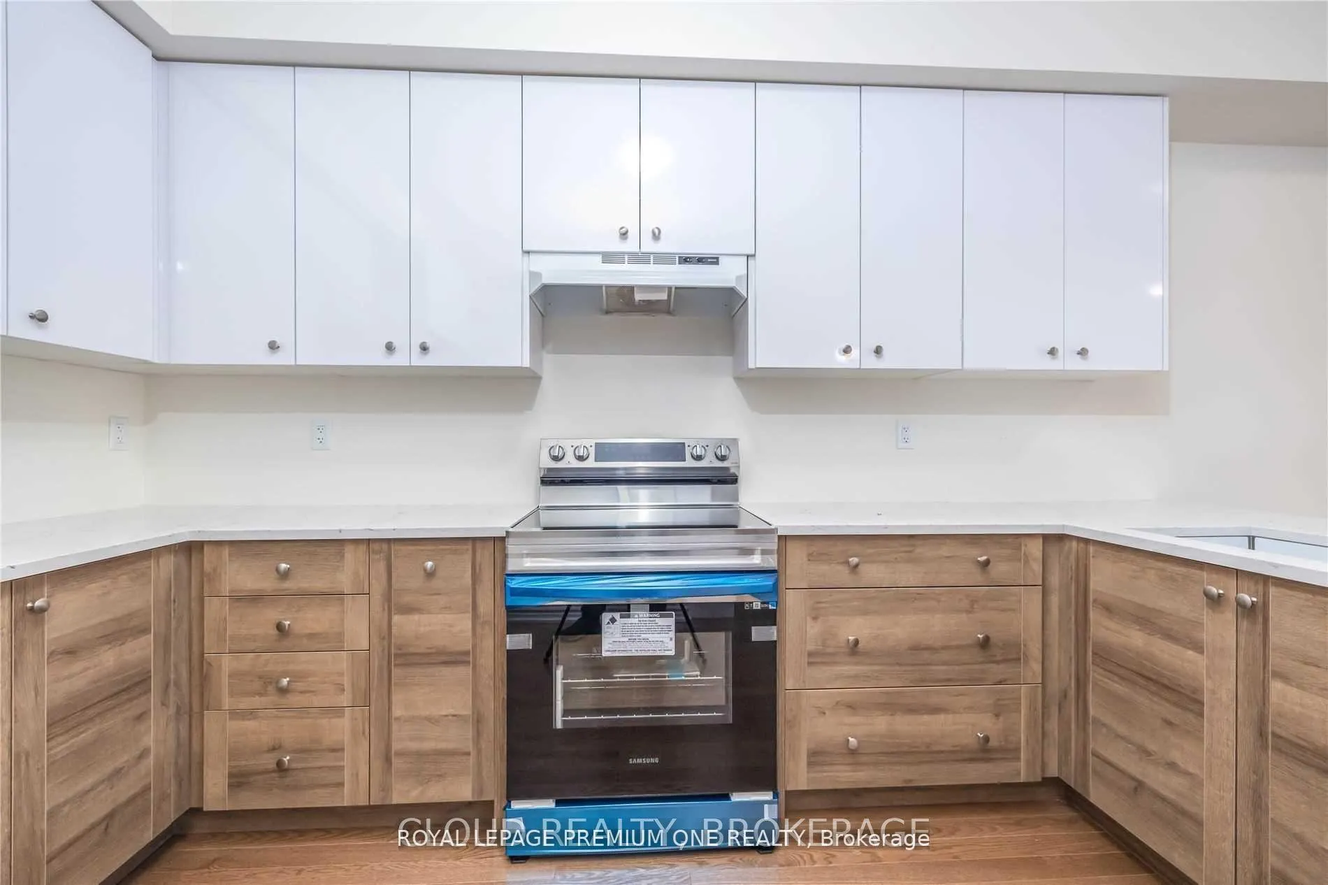 Photo 22 of 24 Elsinore Street, Vaughan, Kleinburg — HOMEH