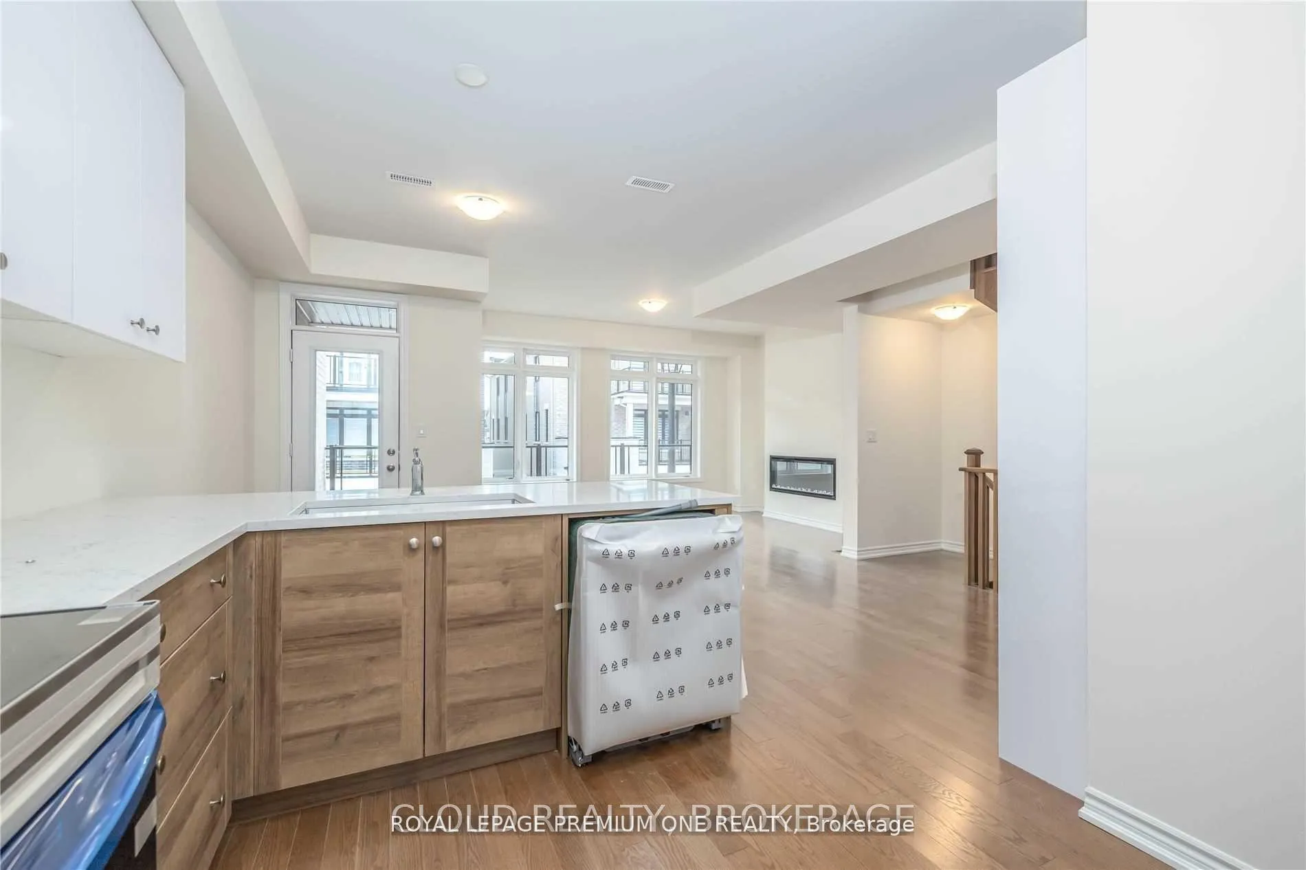 Photo 23 of 24 Elsinore Street, Vaughan, Kleinburg — HOMEH
