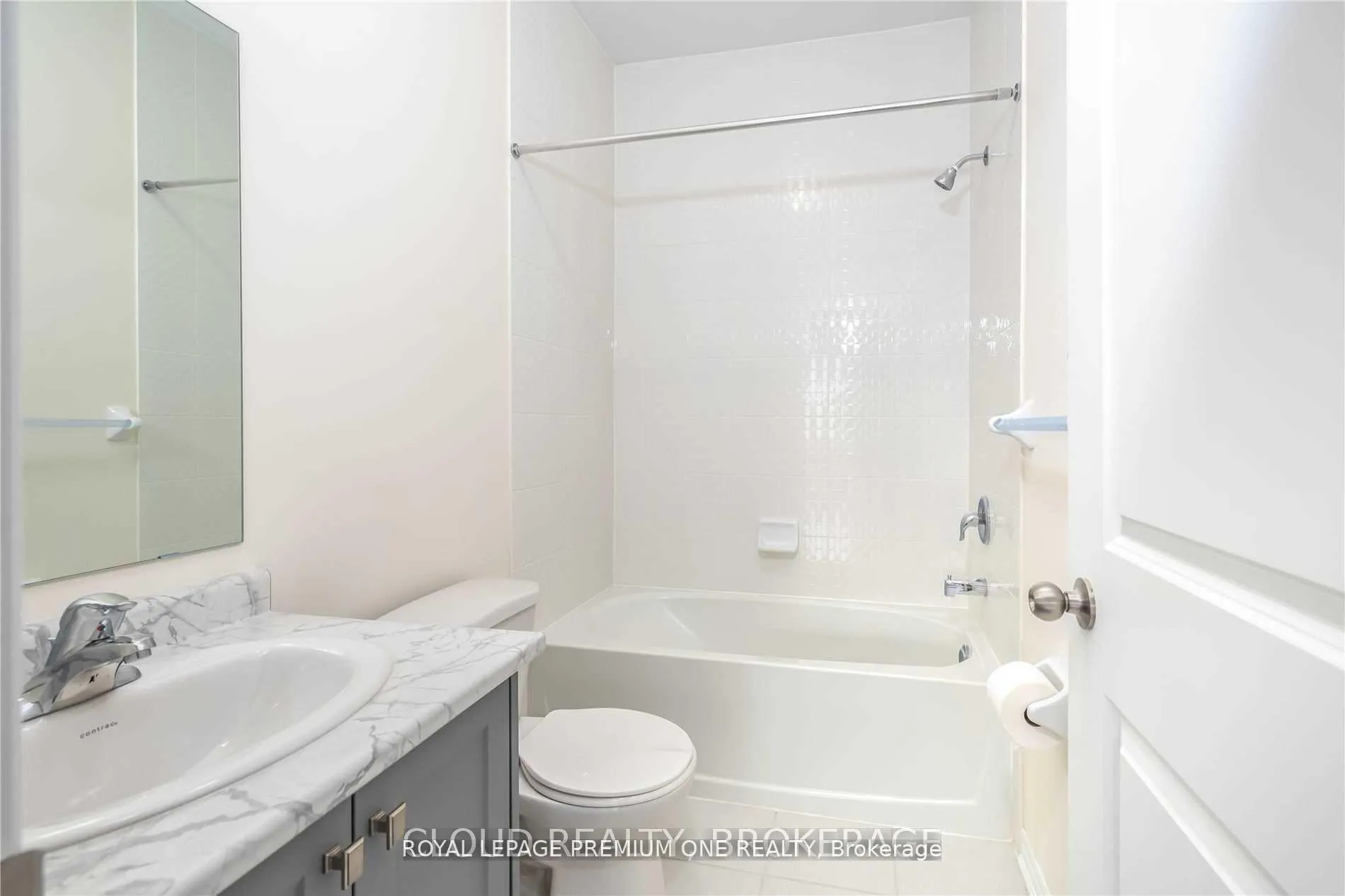 Photo 25 of 24 Elsinore Street, Vaughan, Kleinburg — HOMEH