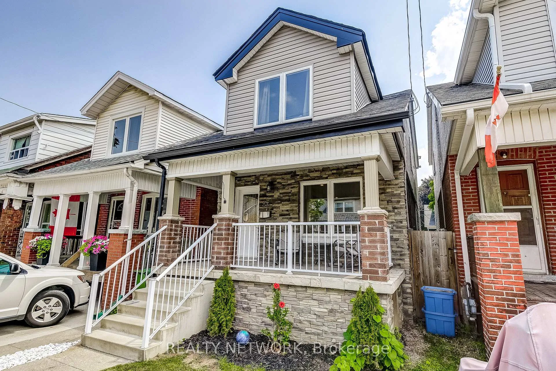 Photo 1 of 88 Rosslyn Avenue N, Hamilton, Crown Point — HOMEH