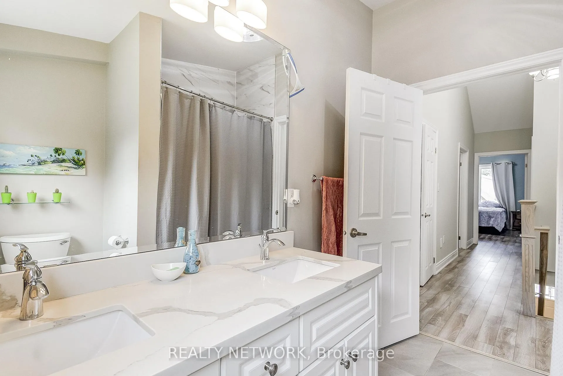 Photo 7 of 88 Rosslyn Avenue N, Hamilton, Crown Point — HOMEH