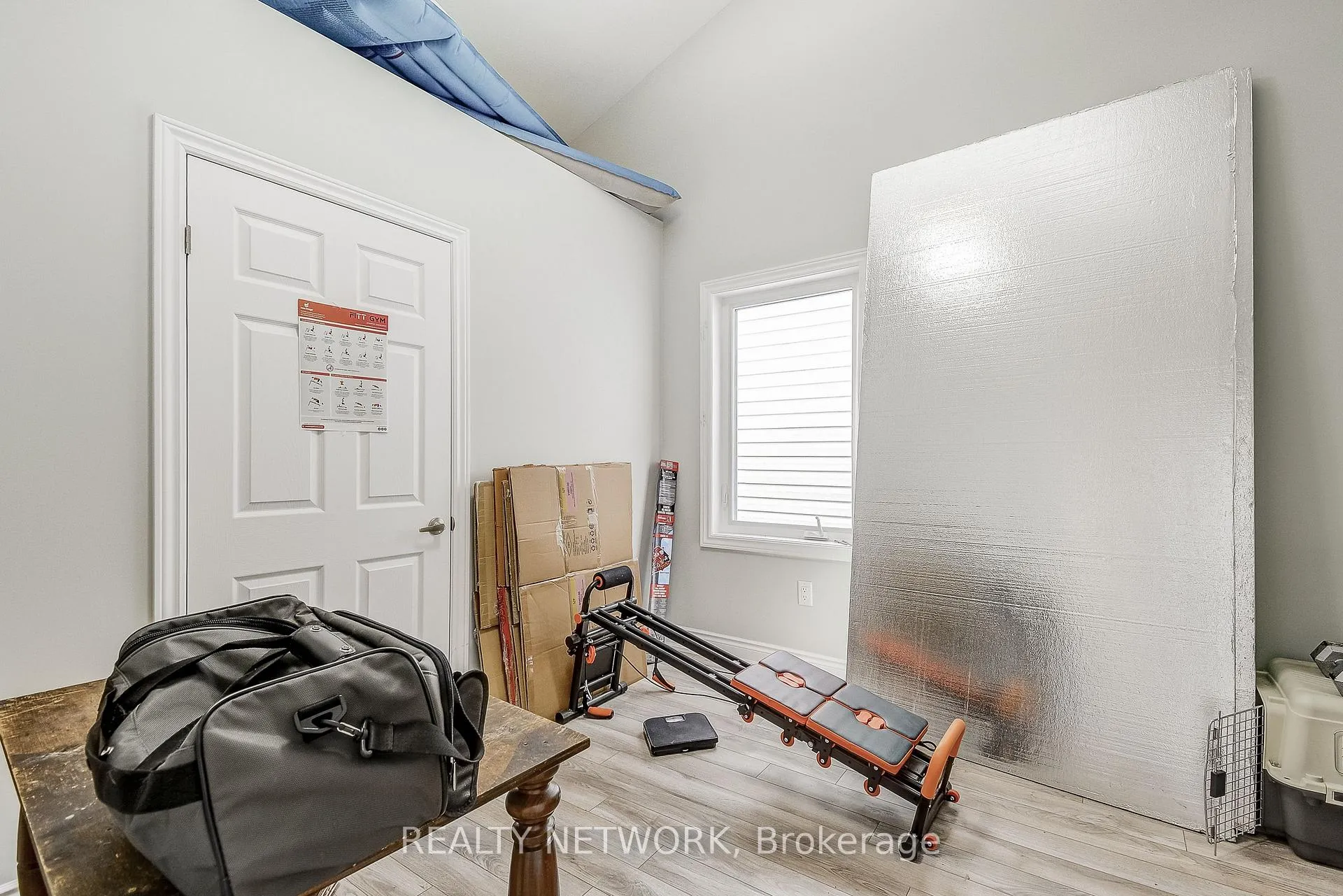 Photo 11 of 88 Rosslyn Avenue N, Hamilton, Crown Point — HOMEH