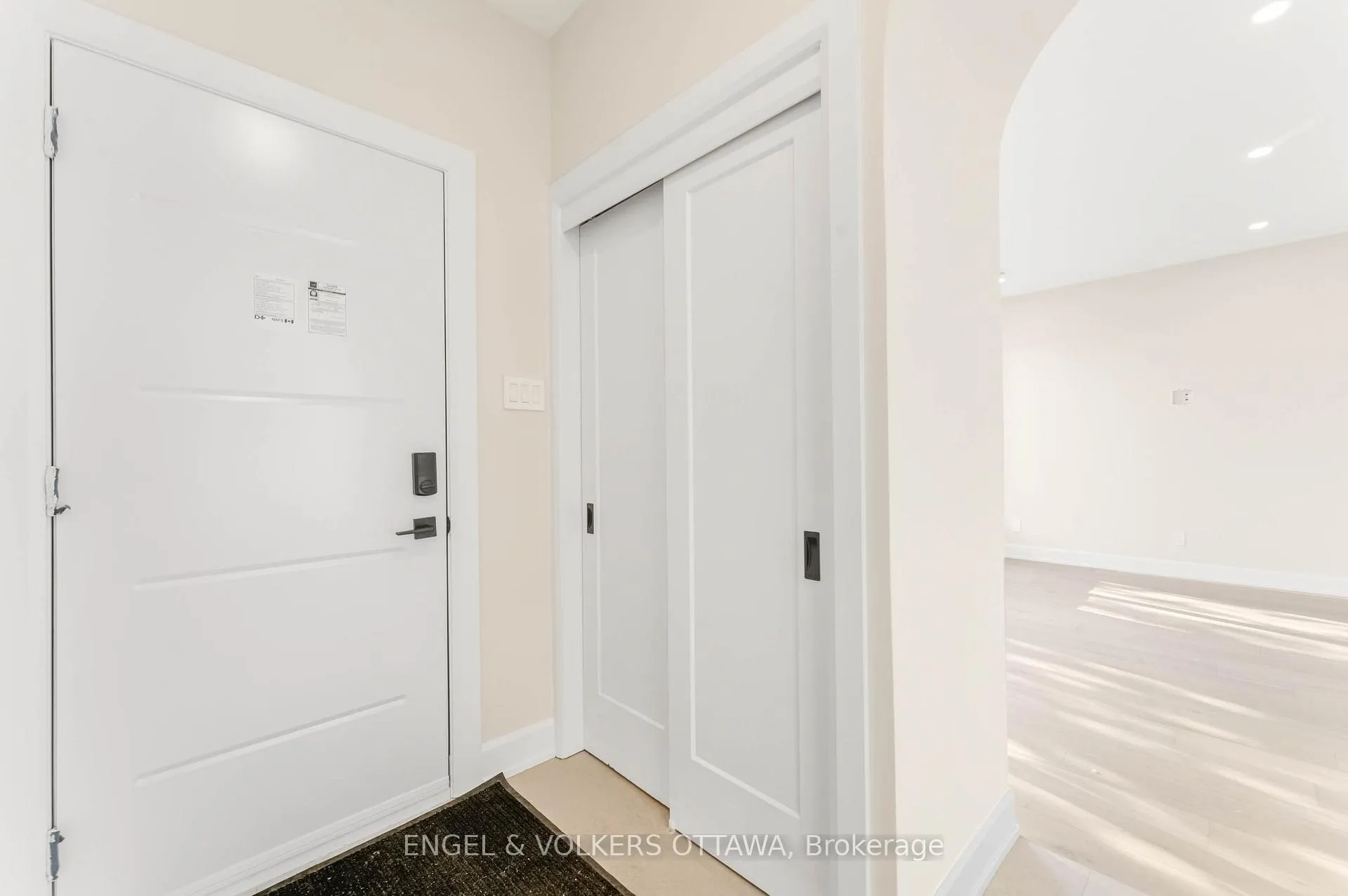 Photo 3 of Unit A, 132 Carillon Street, Ottawa, Vanier — HOMEH