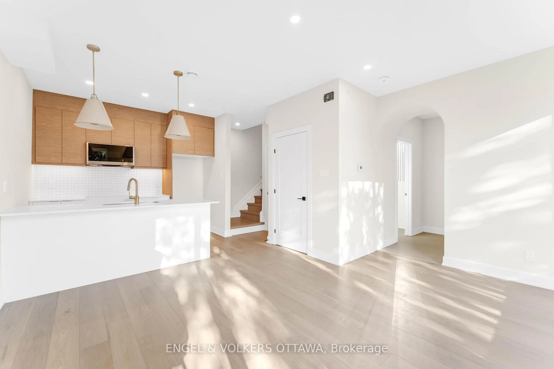 Photo 7 of Unit A, 132 Carillon Street, Ottawa, Vanier — HOMEH